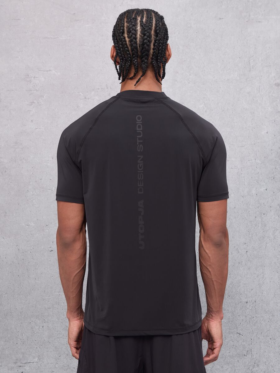 Technical Ultralight Black T-shirt_4