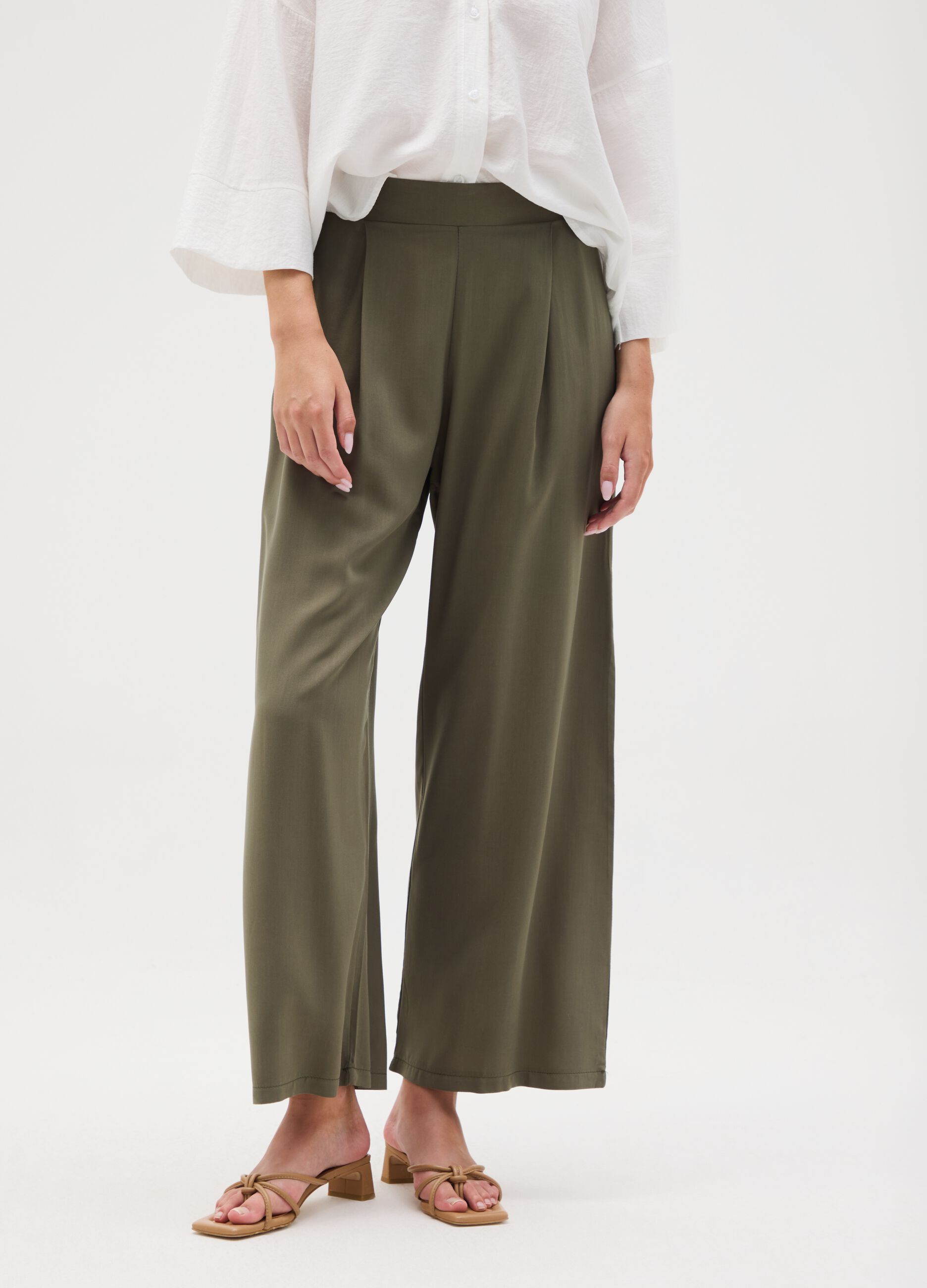 Women's regular fit green viscose trousers
