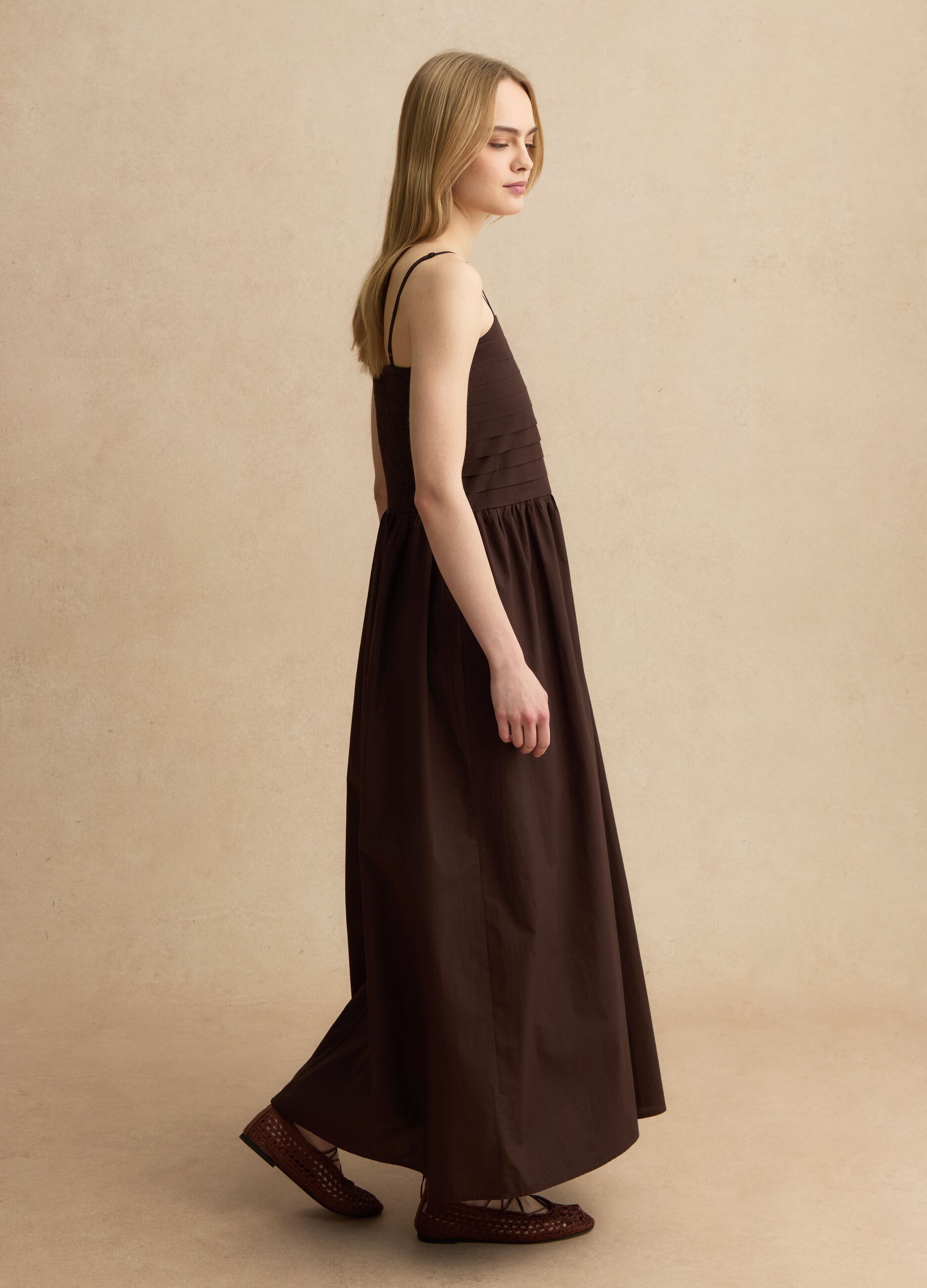Sleeveless dress in pure brown cotton regular fit