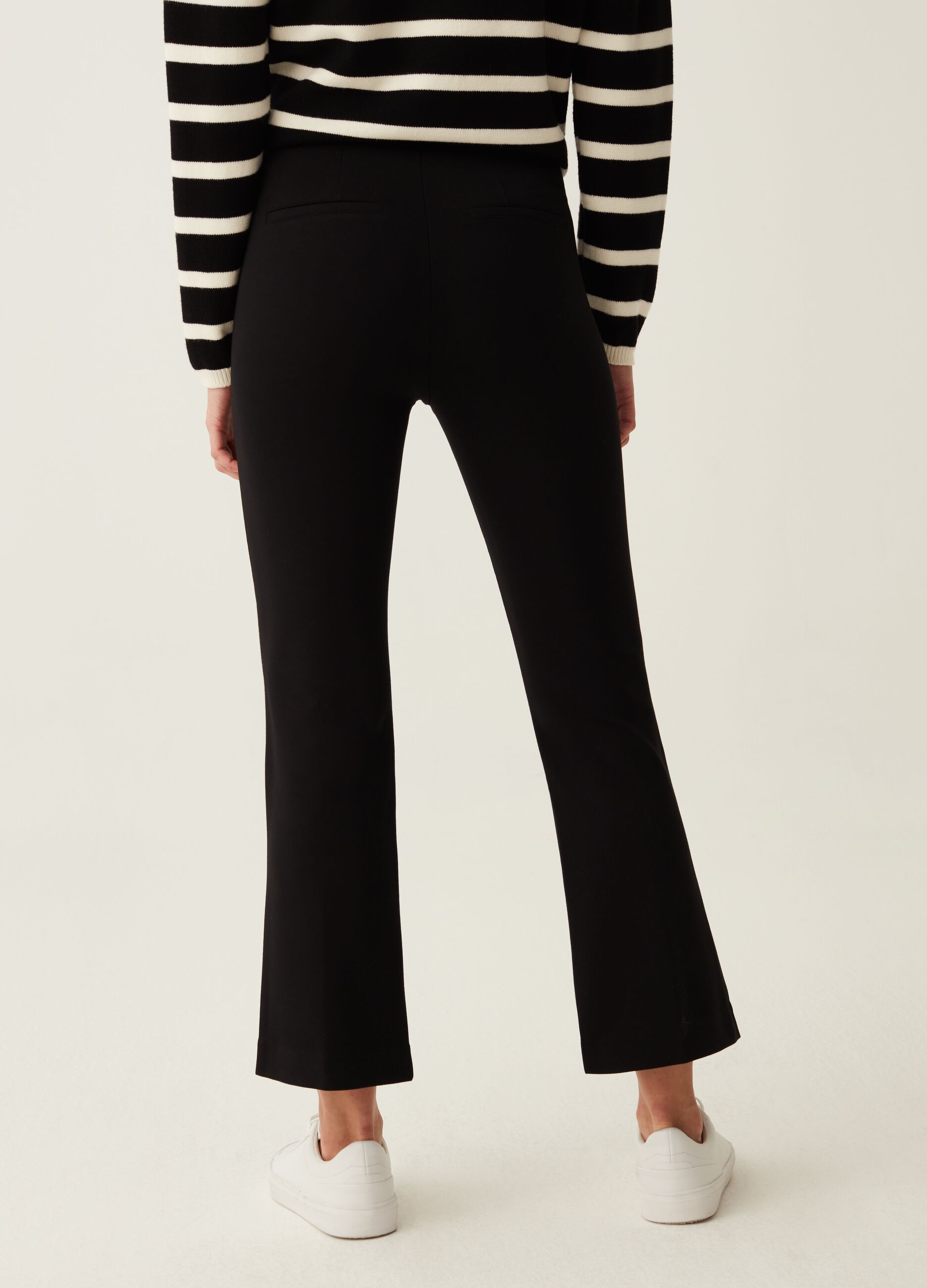 Pantaloni flare fit cropped_2