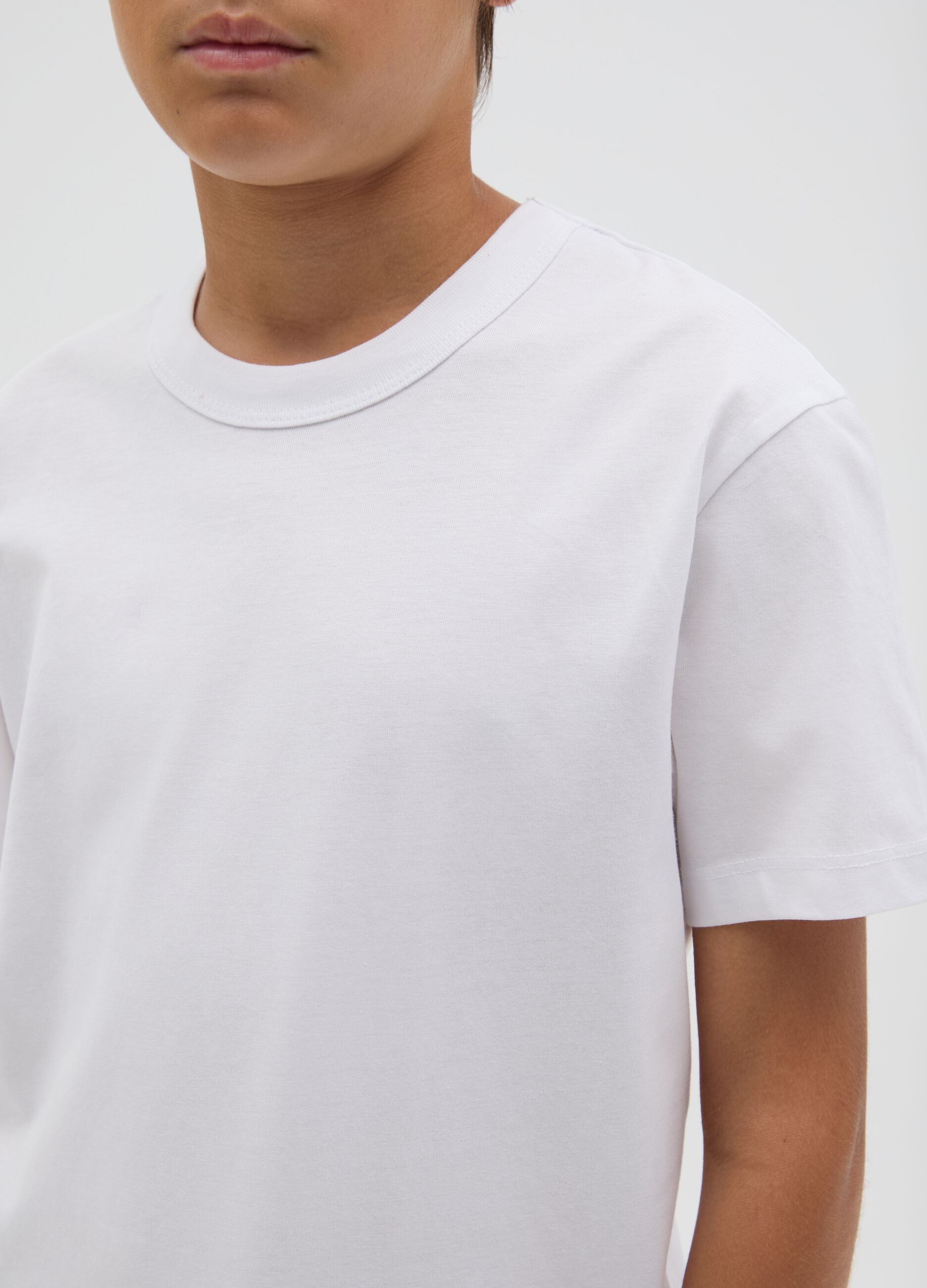 Boys’ white regular-fit T-shirt in 100% cotton