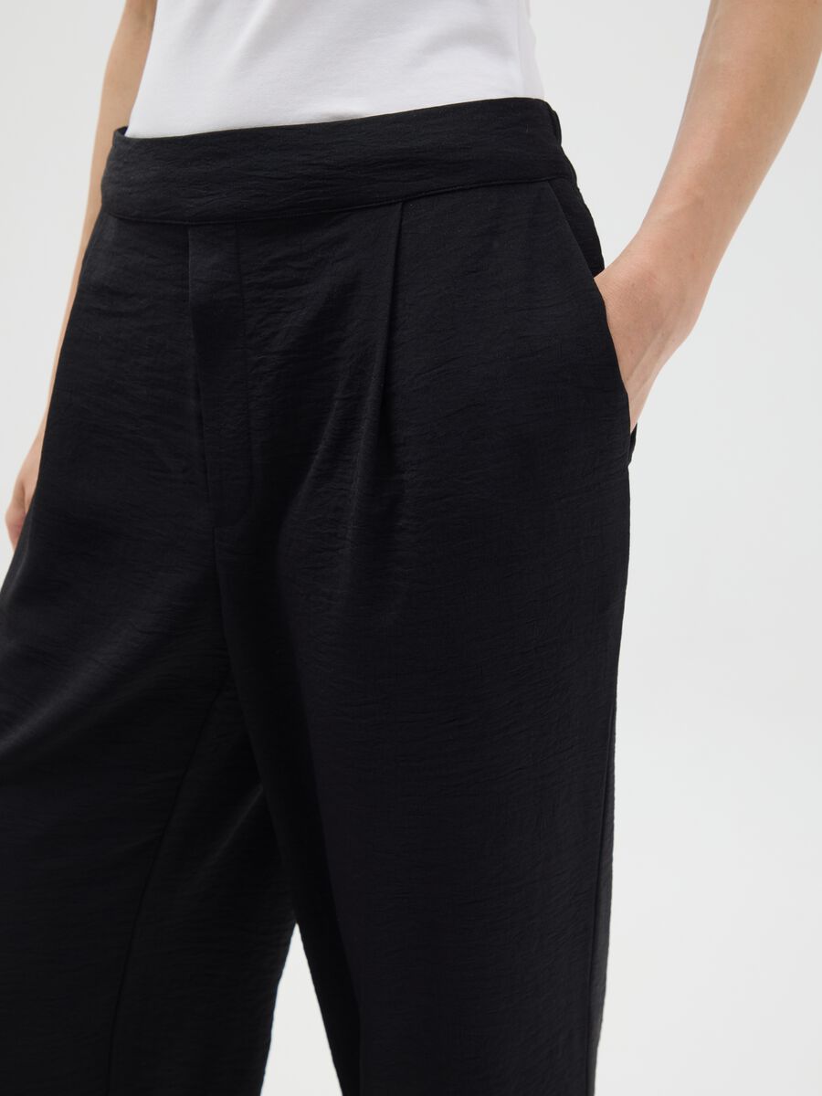 Women's Black Regular Fit Trousers_2