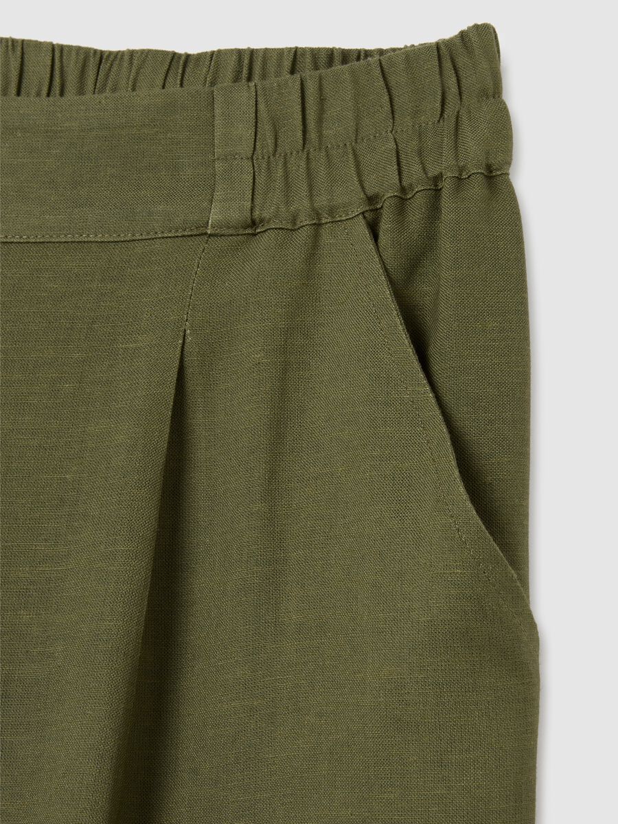 Women's green regular fit trousers in viscose and linen blend_5