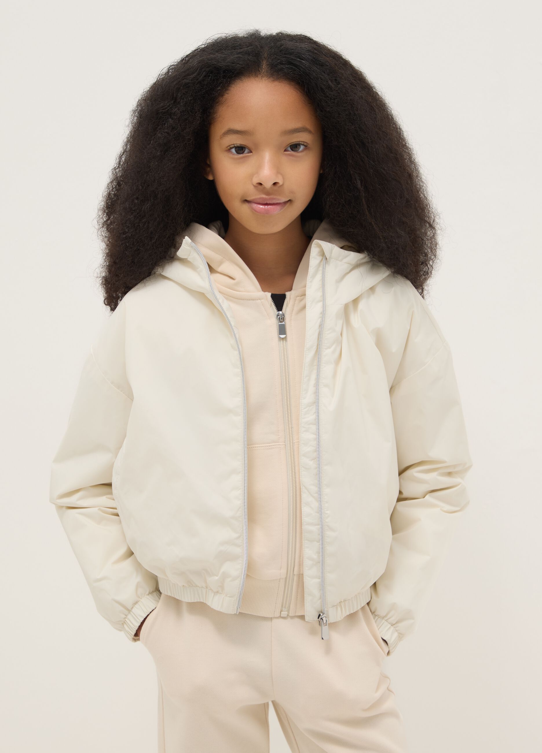 White padded regular fit jacket with hood for girls