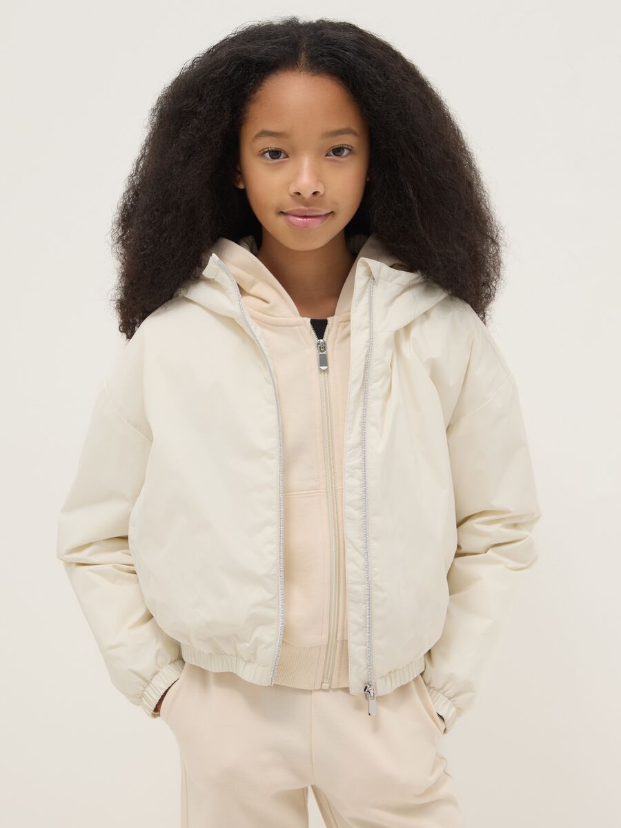White padded regular fit jacket with hood for girls_0