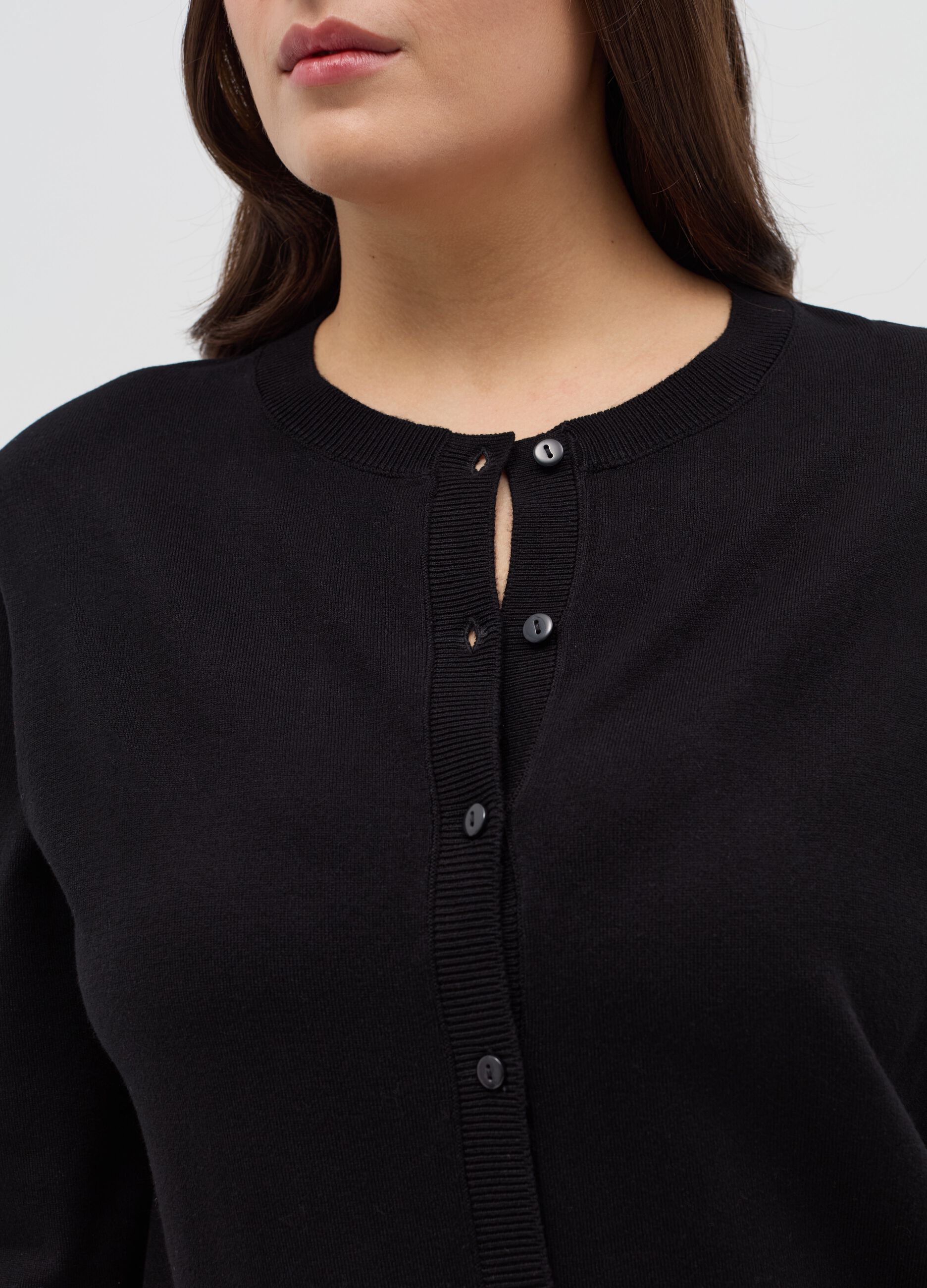 Curvy cardigan with round neck