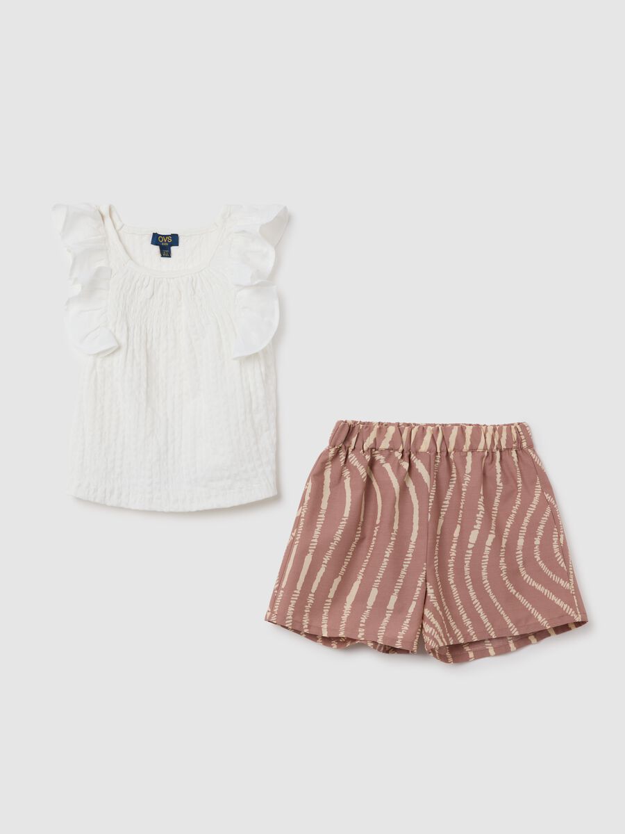 Set da bambina in cotone elasticizzato con top bianco e pantaloncini marroni regular fit_0
