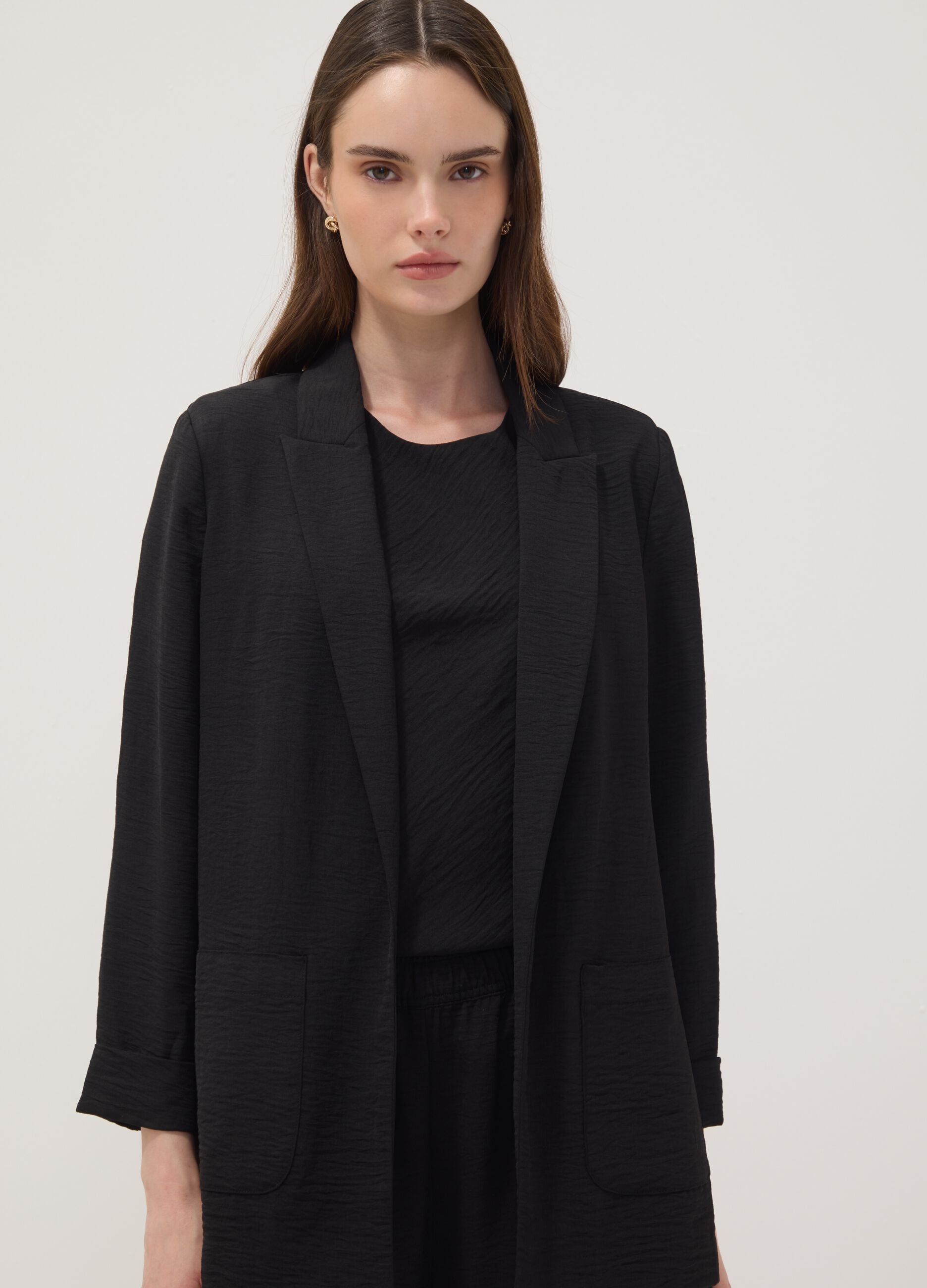 Black regular-fit blazer with classic lapels