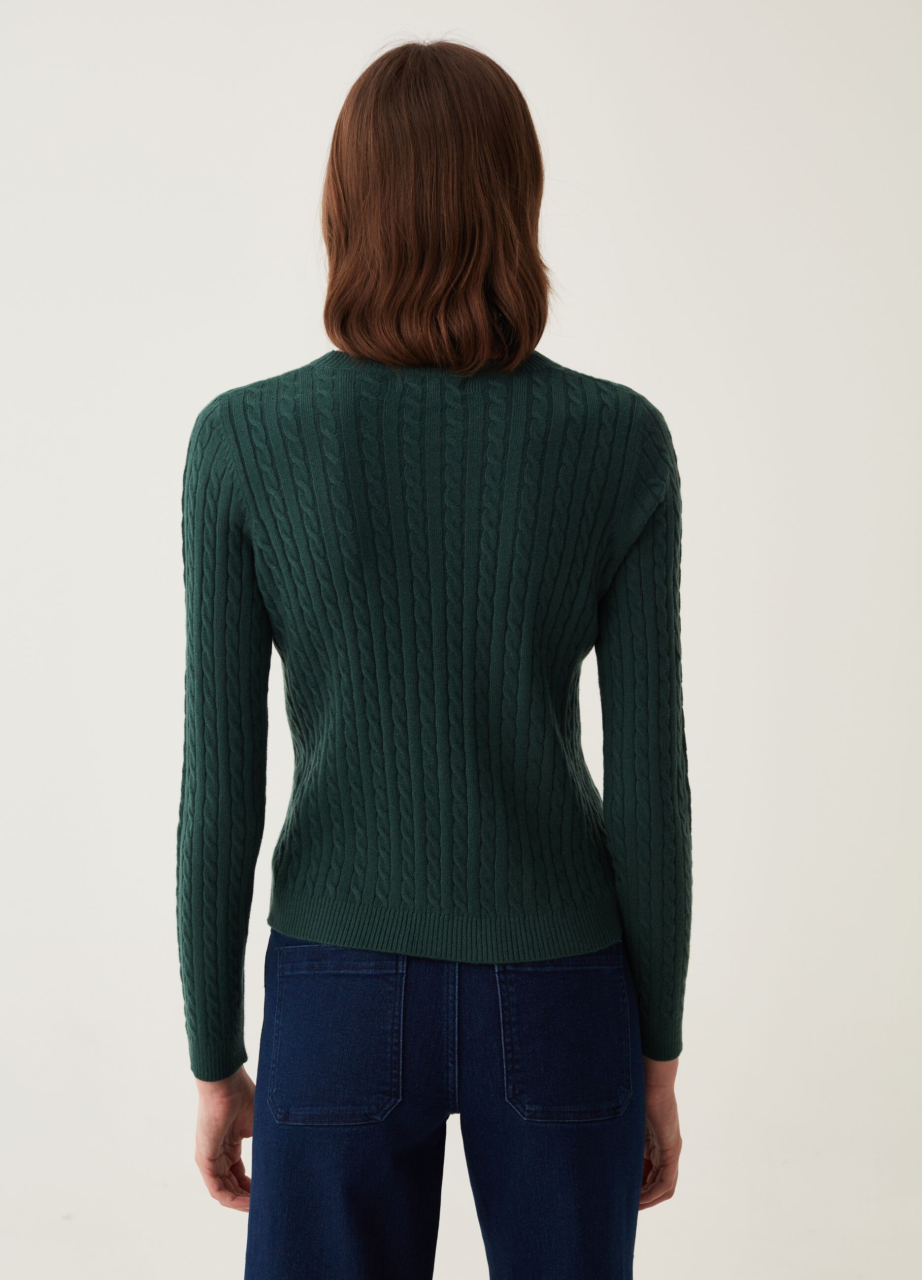Pullover girocollo con lavorazione a coste_2