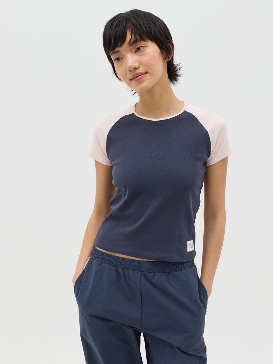 Blue T-shirt with pink raglan sleeves_0