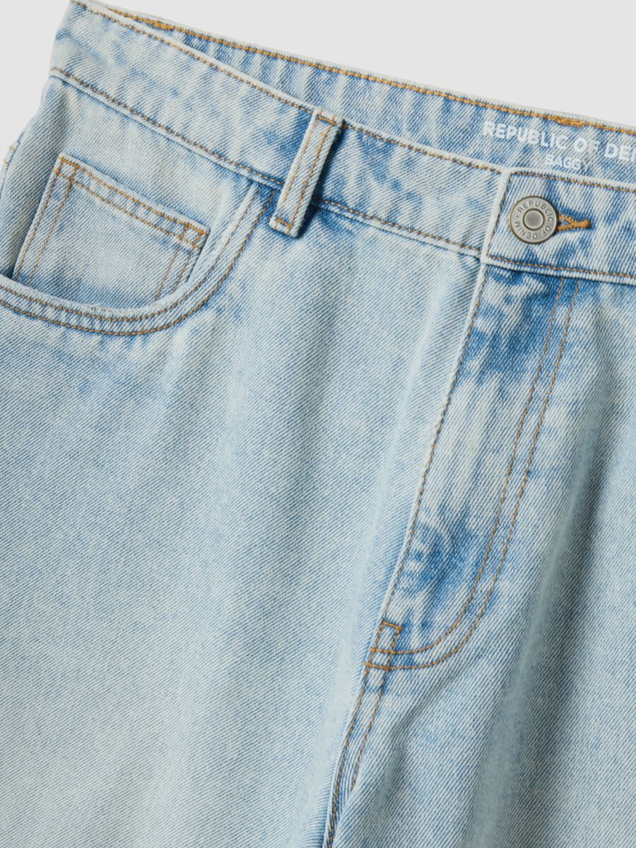 Light blue baggy-fit cotton-blend denim Bermuda shorts_5