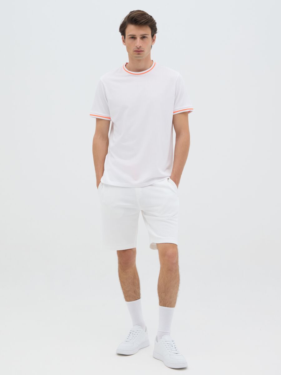 Men's white cotton blend regular fit shorts_0
