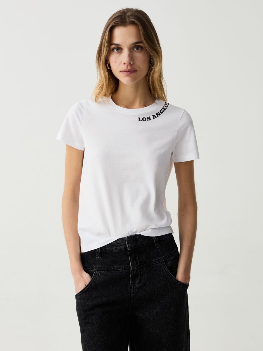 Essential T-shirt with lettering print and round neck_0