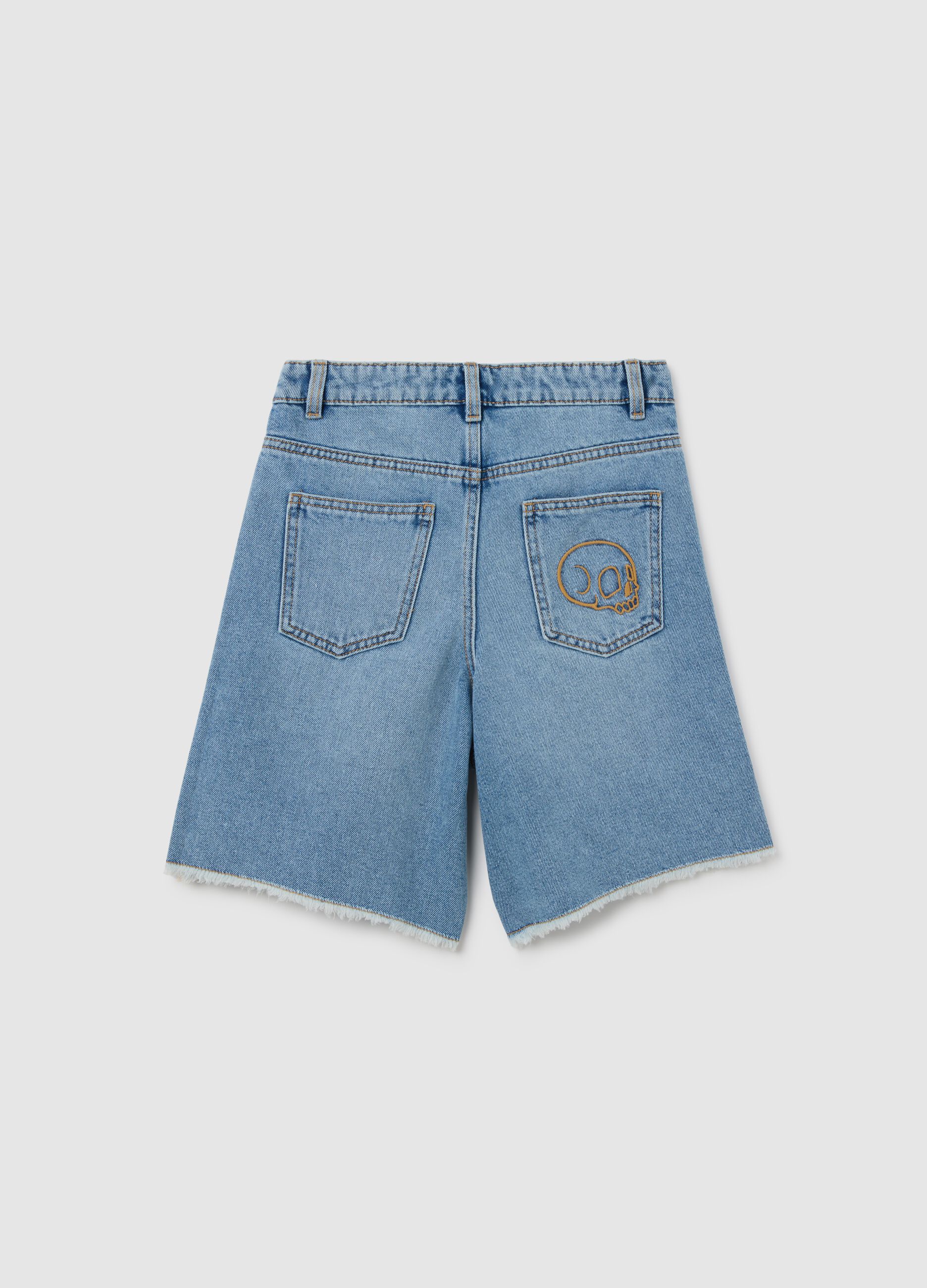 Baggy denim boy shorts with frayed hems
