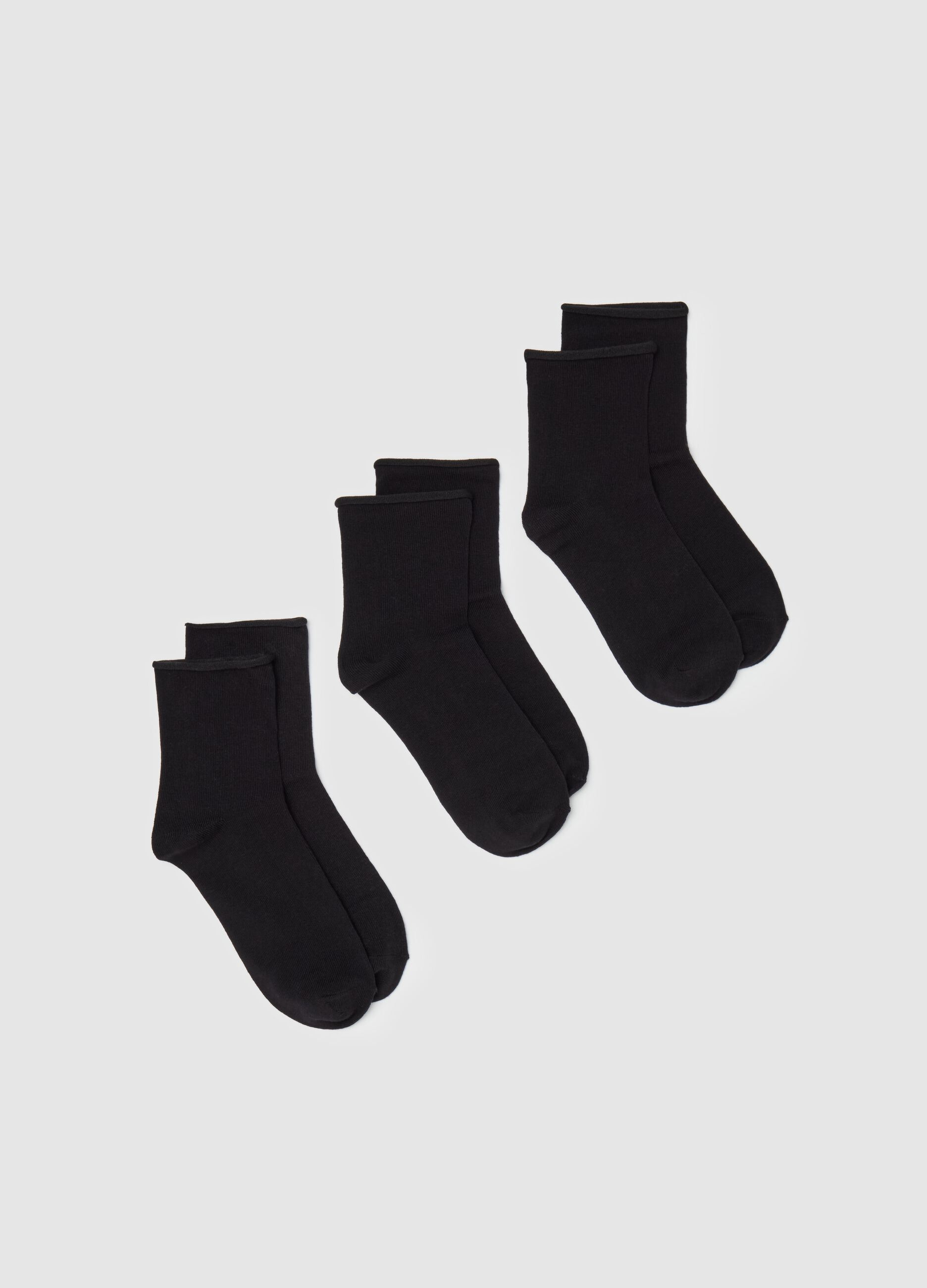 Three-pair pack short socks with small fold