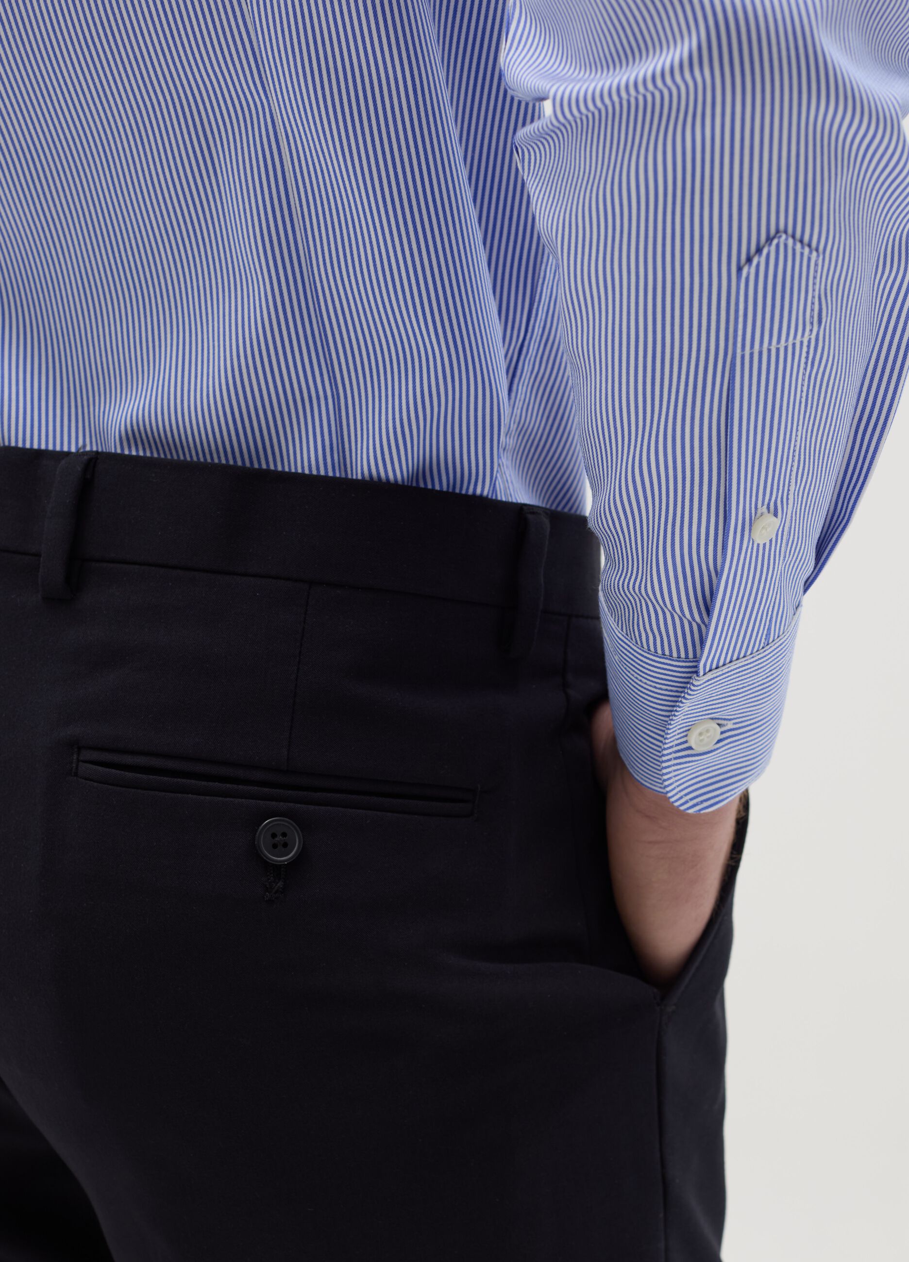 Slim-fit easy-iron shirt with thin stripes