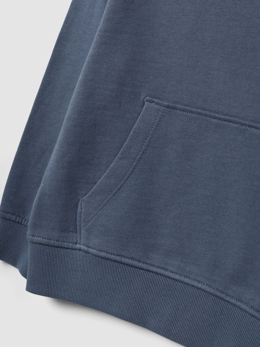 Grey oversized pure cotton hoodie with print and kangaroo pocket for boys_3