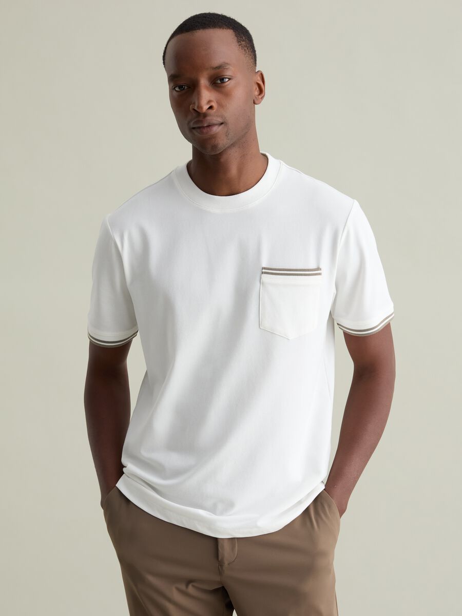 T-shirt with striped details and pocket_0