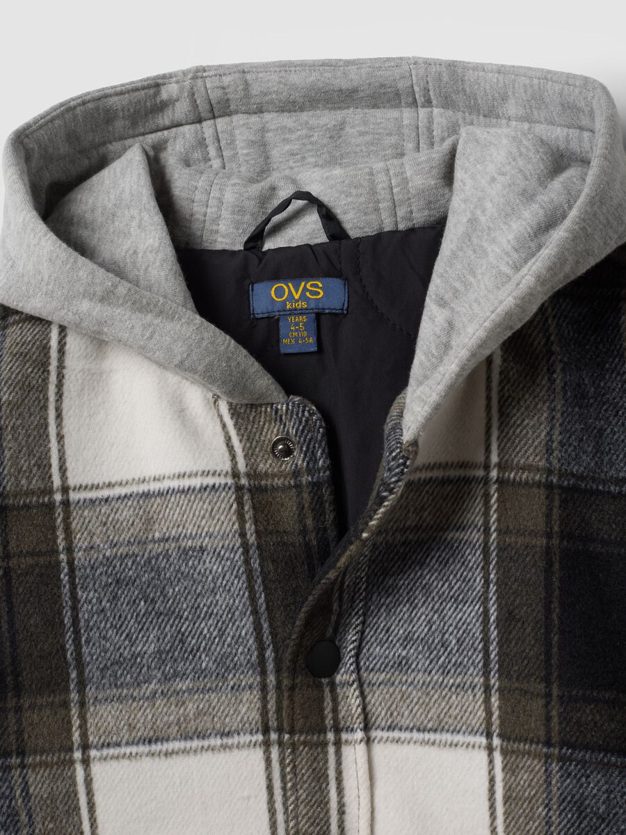 Shacket a quadri grigia con cappuccio e imbottitura_2