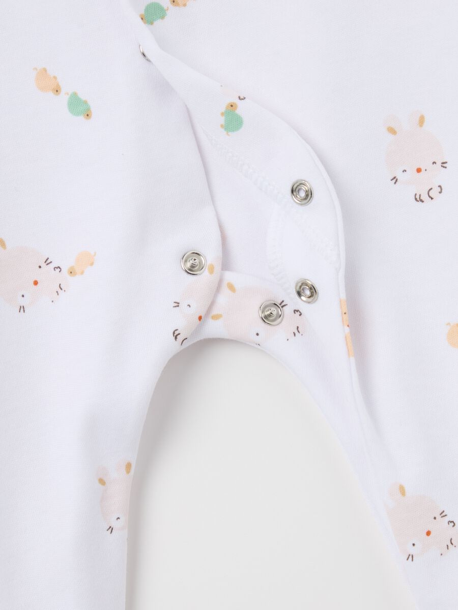 Two-pack onesie with feet and rabbits print_3
