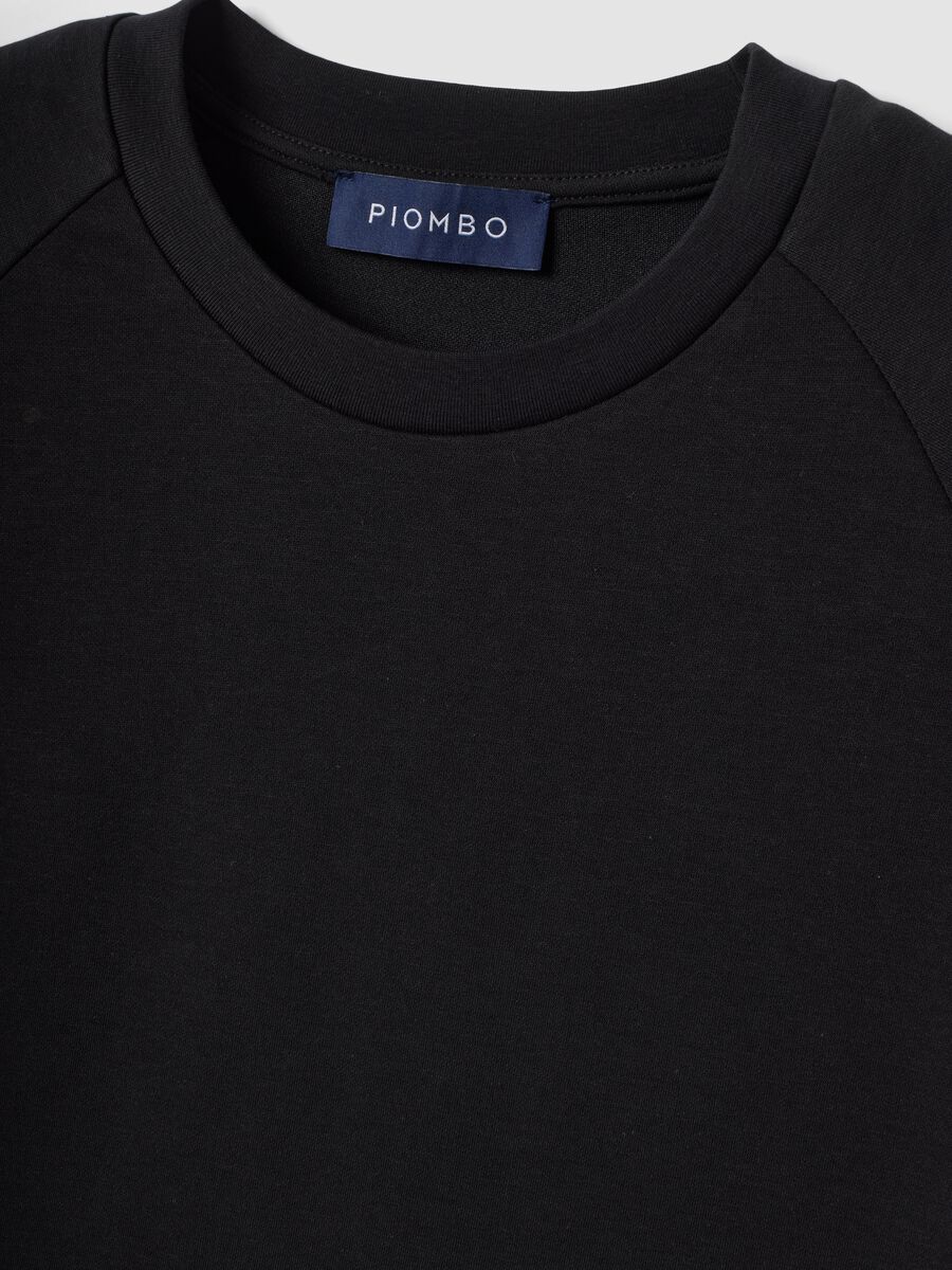 T-shirt nera in misto cotone traspirante e ad asciugatura rapida_5