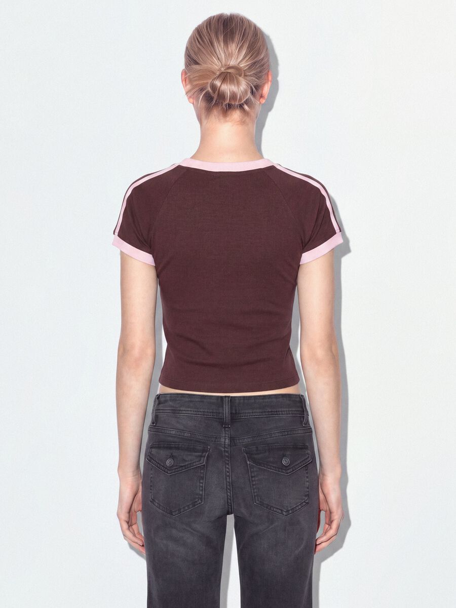 Brown pure cotton V-neck T-shirt with front print_2