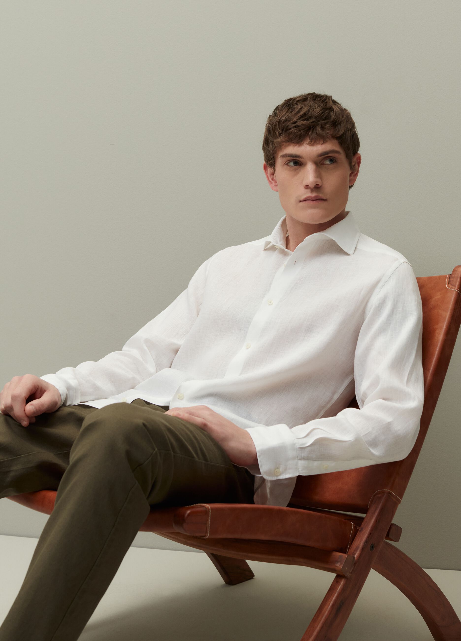 Slim-fit linen shirt