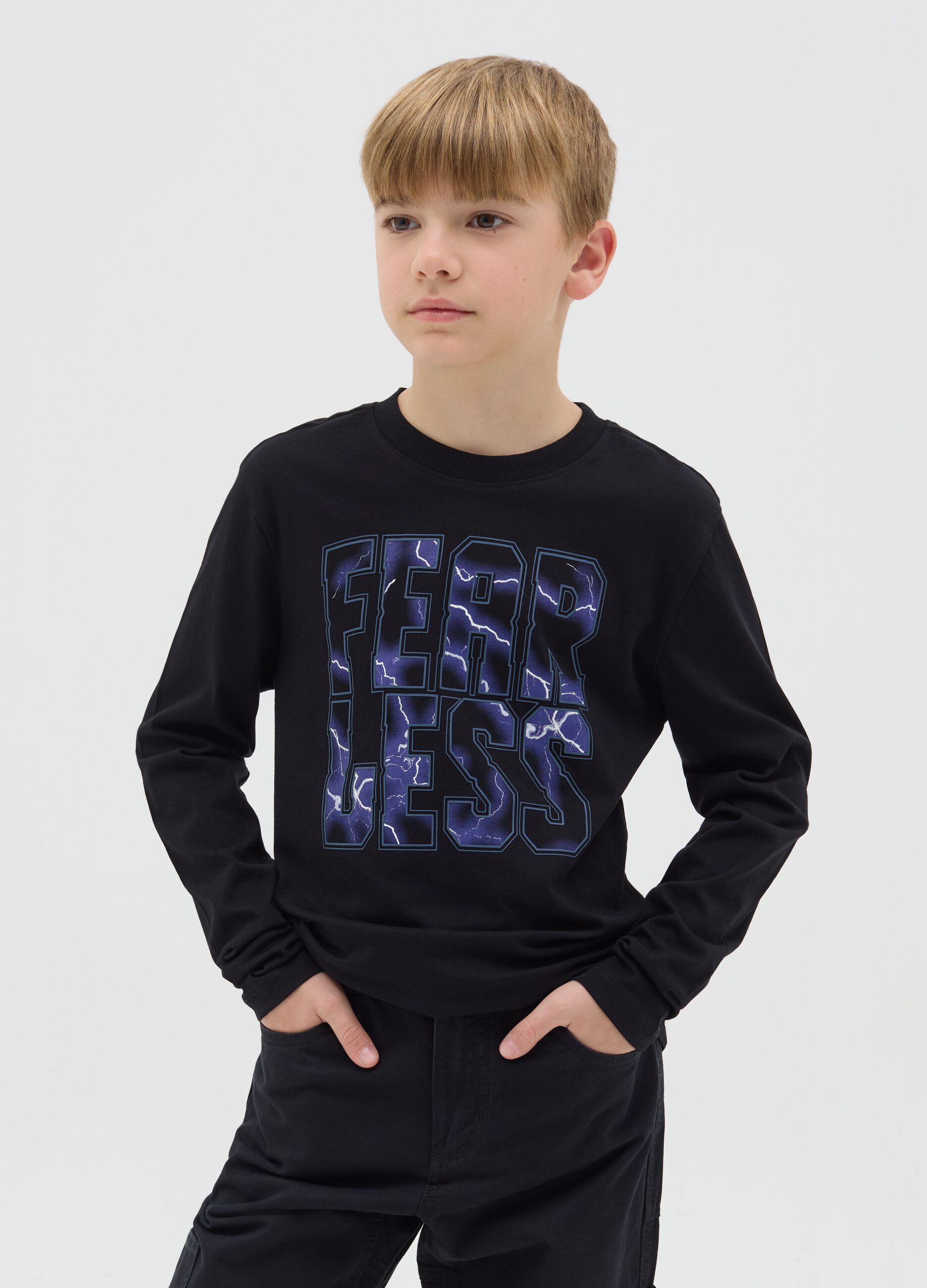 Long-sleeved T-shirt with "Fearless" print
