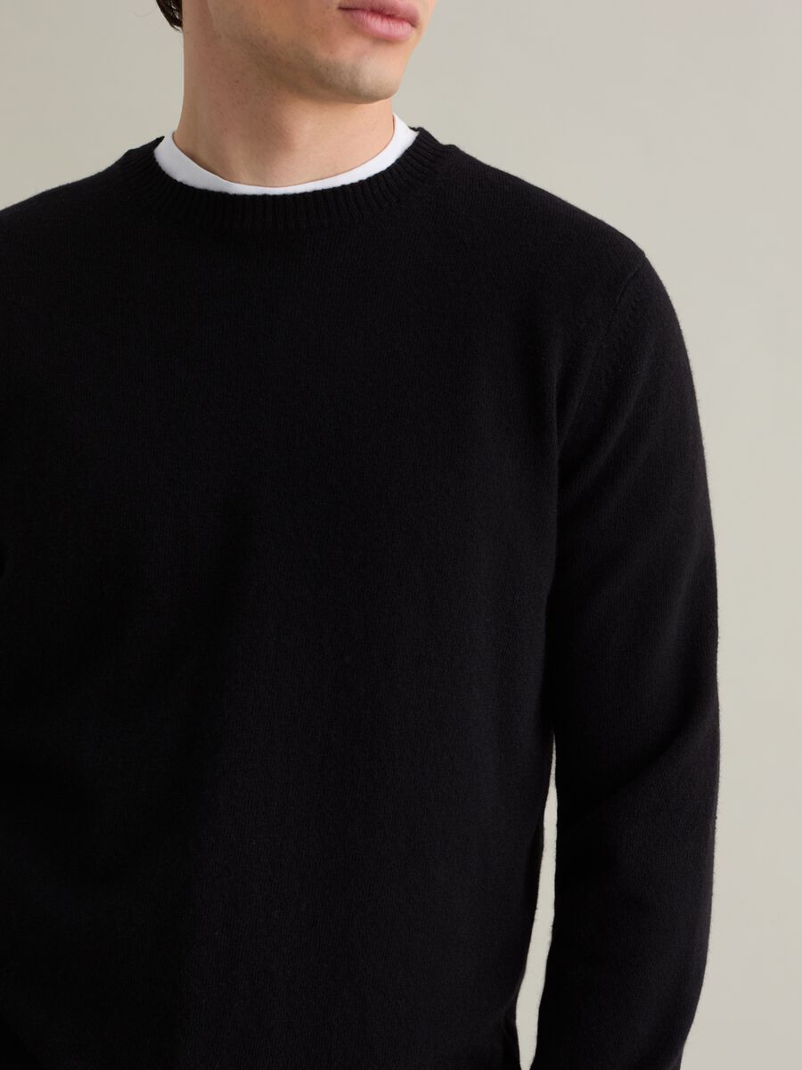 Lambswool crew-neck pullover_2