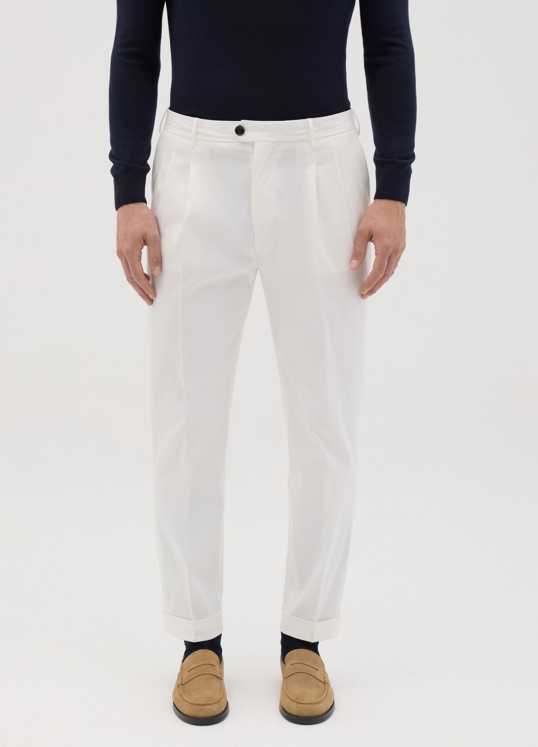 Men’s trousers in white stretch cotton with carrot fit