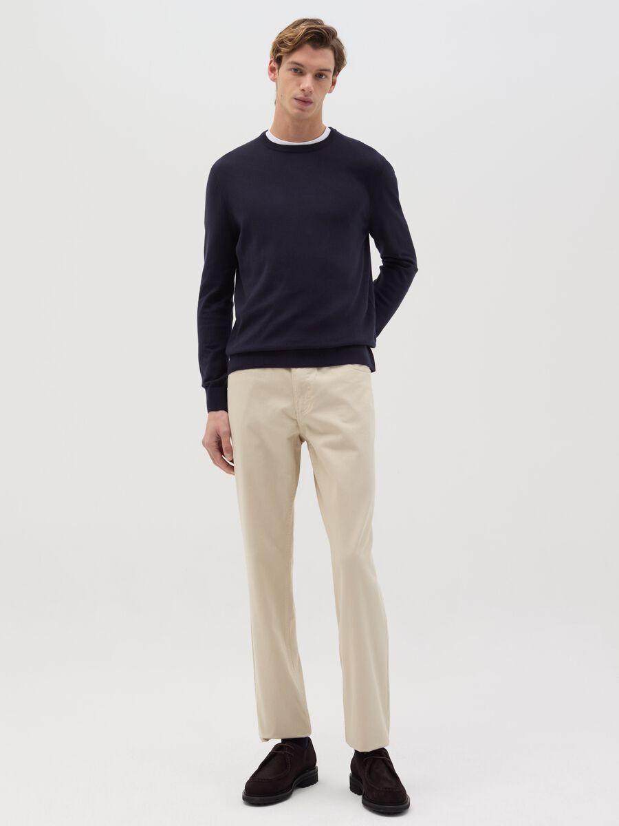 Round neck pullover_1