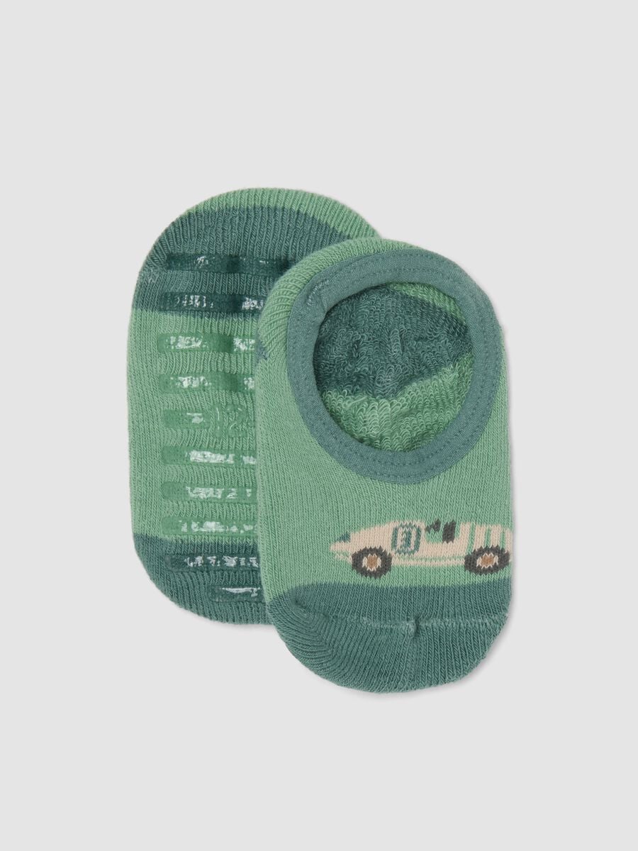 Calze verdi antiscivolo in cotone organico elasticizzato con macchinina_0