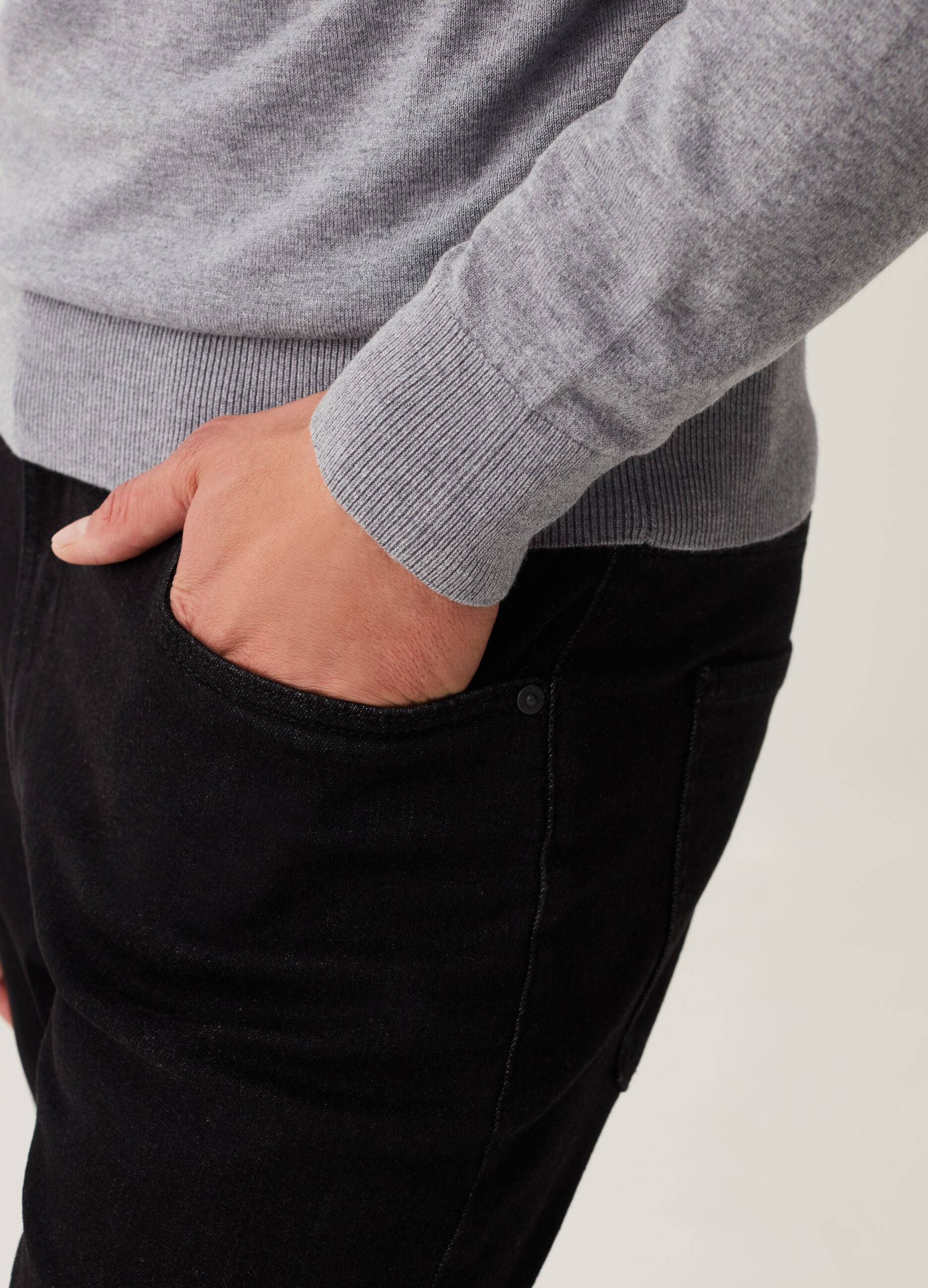 Pullover con scollo rotondo_3