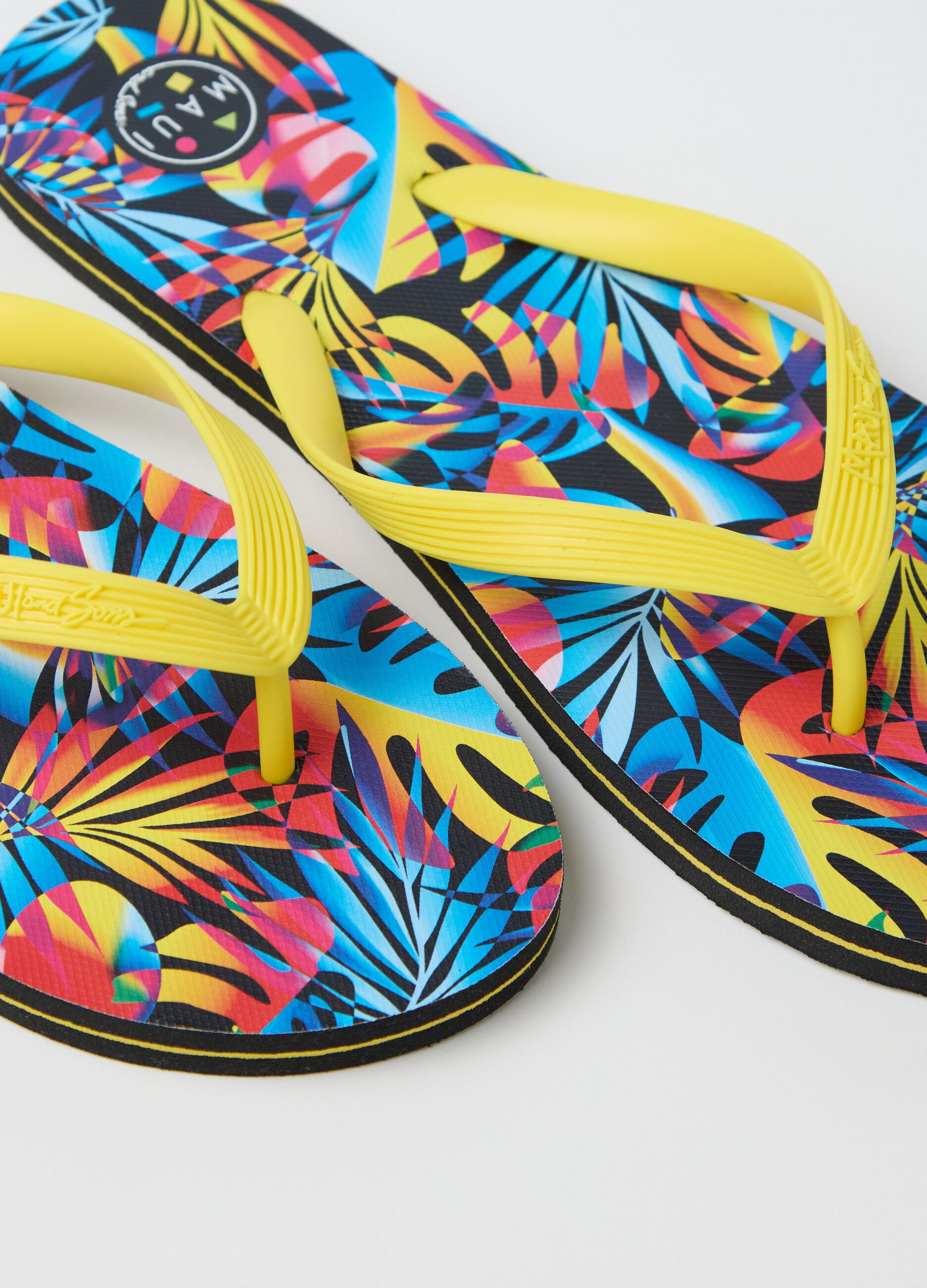 Maui and Sons multicoloured flip flops with tropical print