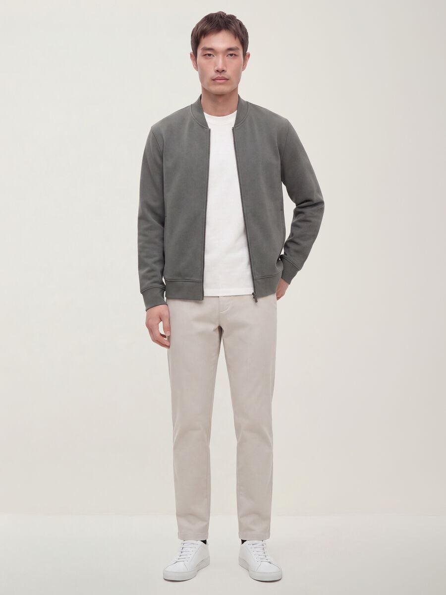Felpa full zip grigia in piquet di tessuto elasticizzato con collo a costine_1