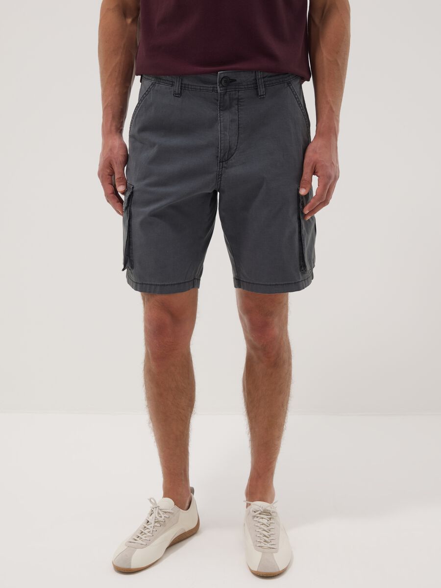Grey stretch cotton cargo shorts_1