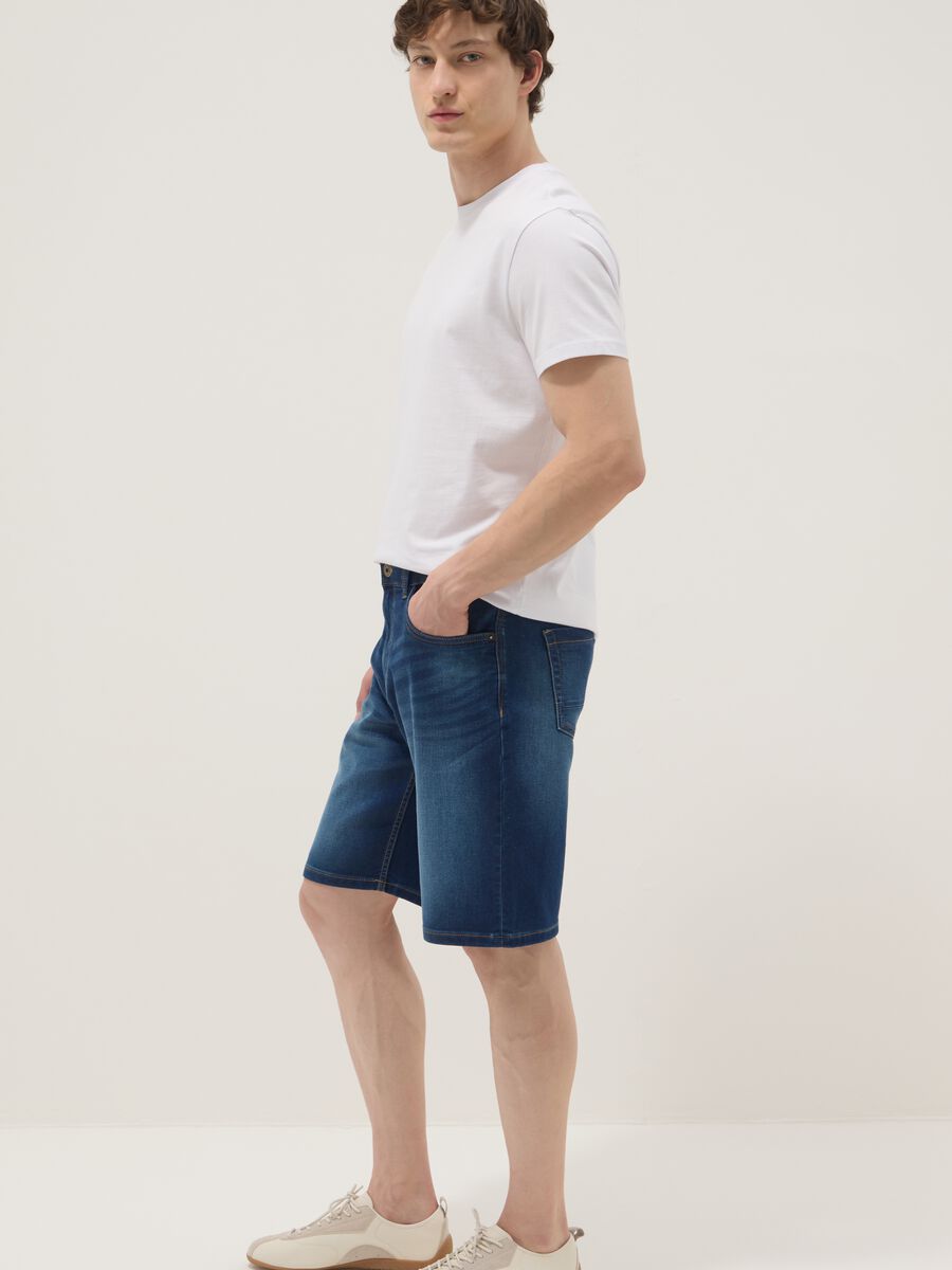 Shorts denim blu in misto cotone elasticizzato regular fit_3
