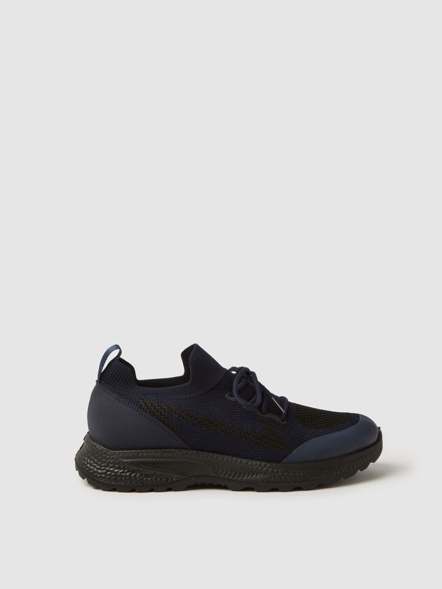 Sneakers blu in tessuto mesh con suola robusta_0