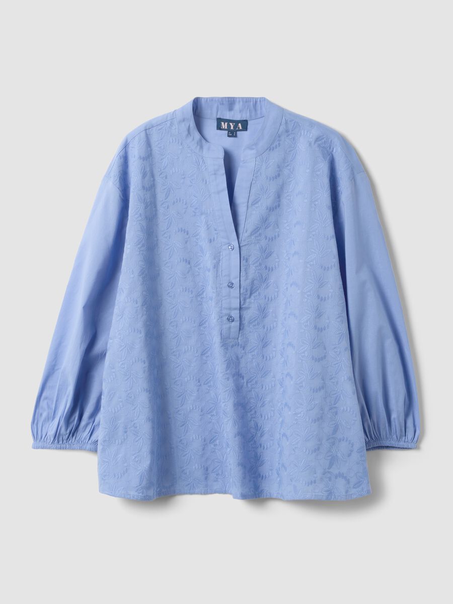 Camicia azzurra in puro cotone con ricami_4