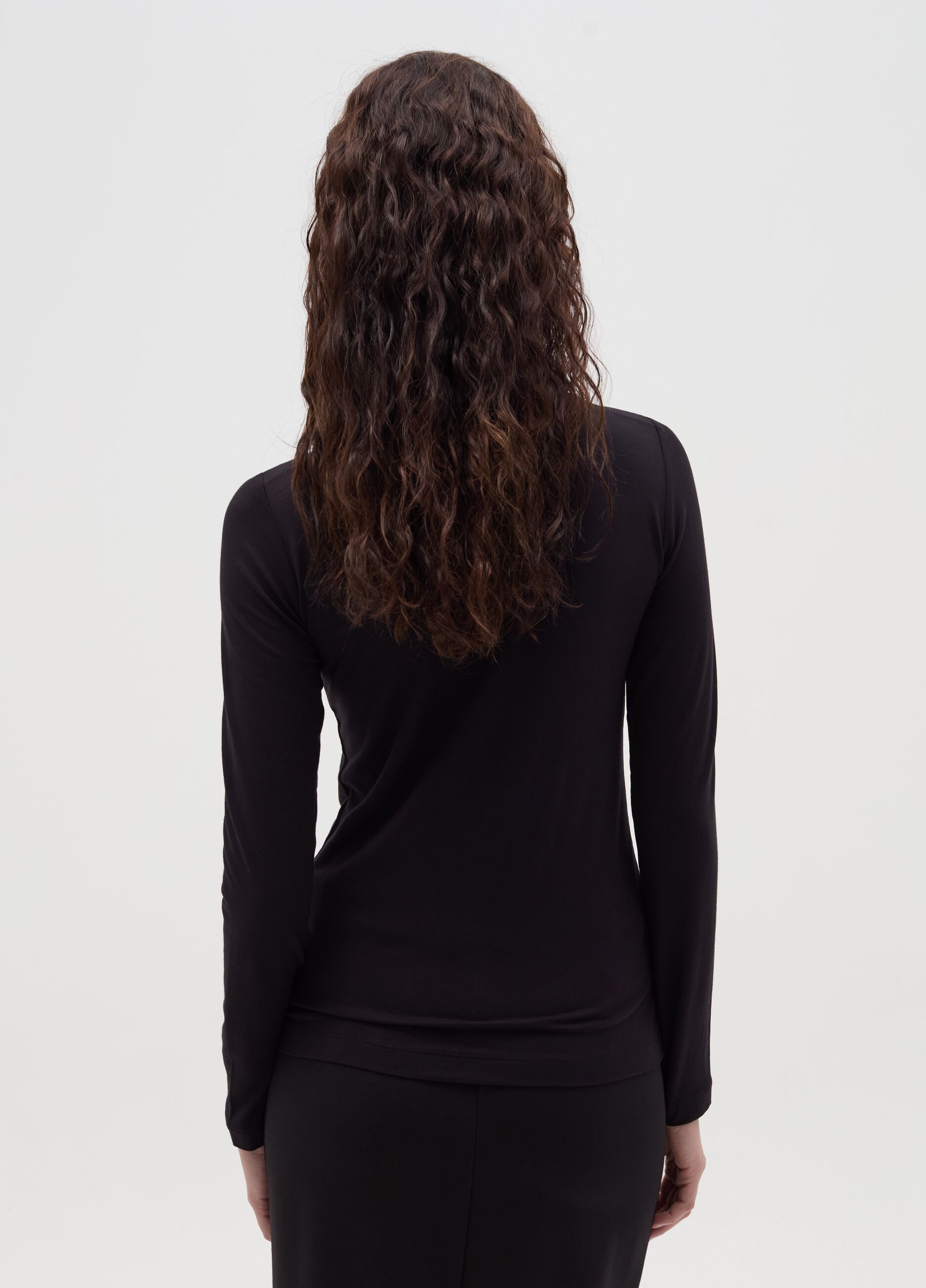 T-shirt with boat neck