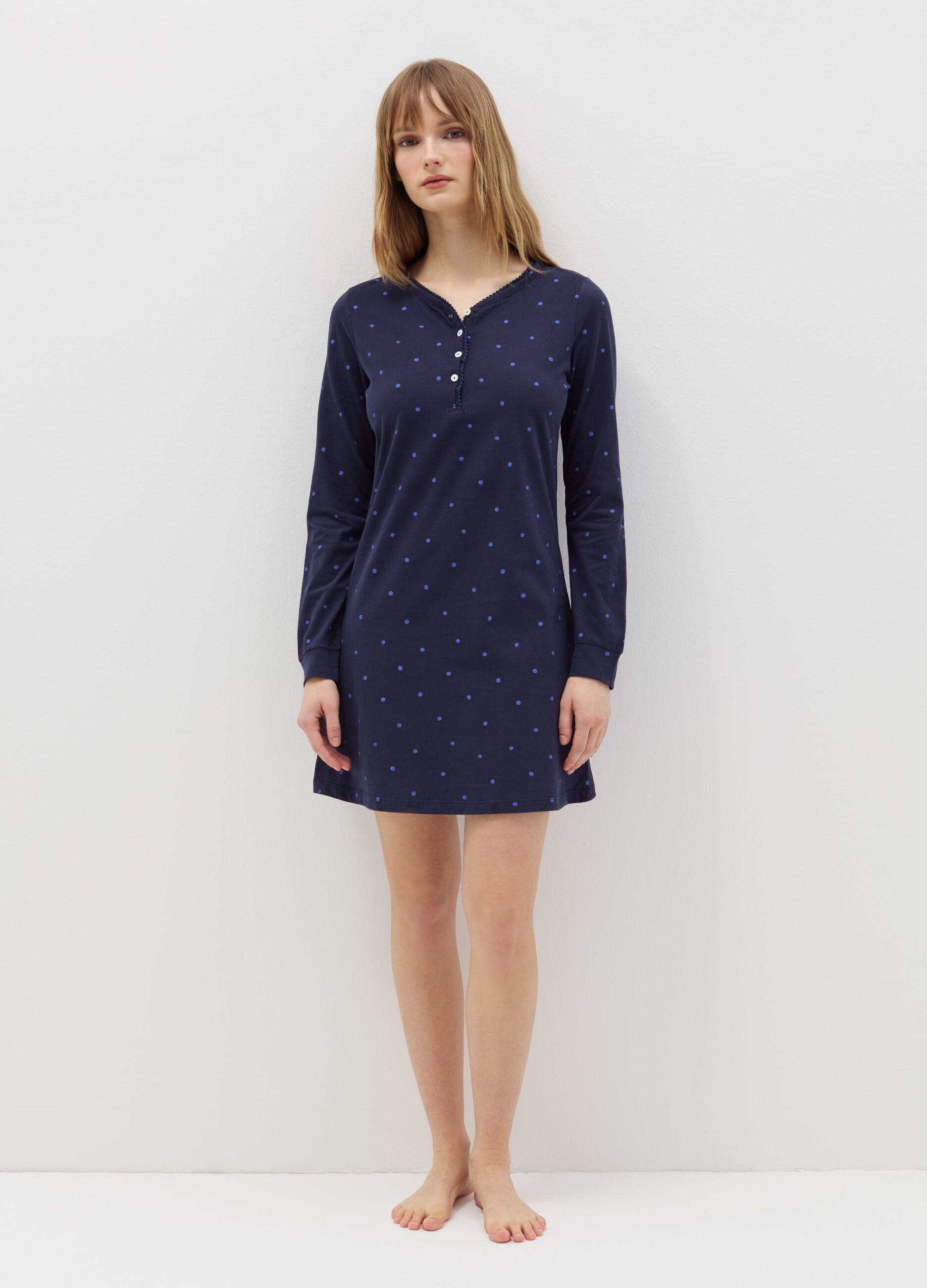 Nightshirt in cotton with polka dot pattern
