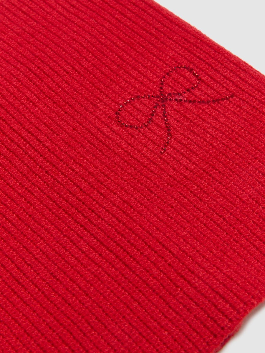 Girls' red scarf with decorative heart_2