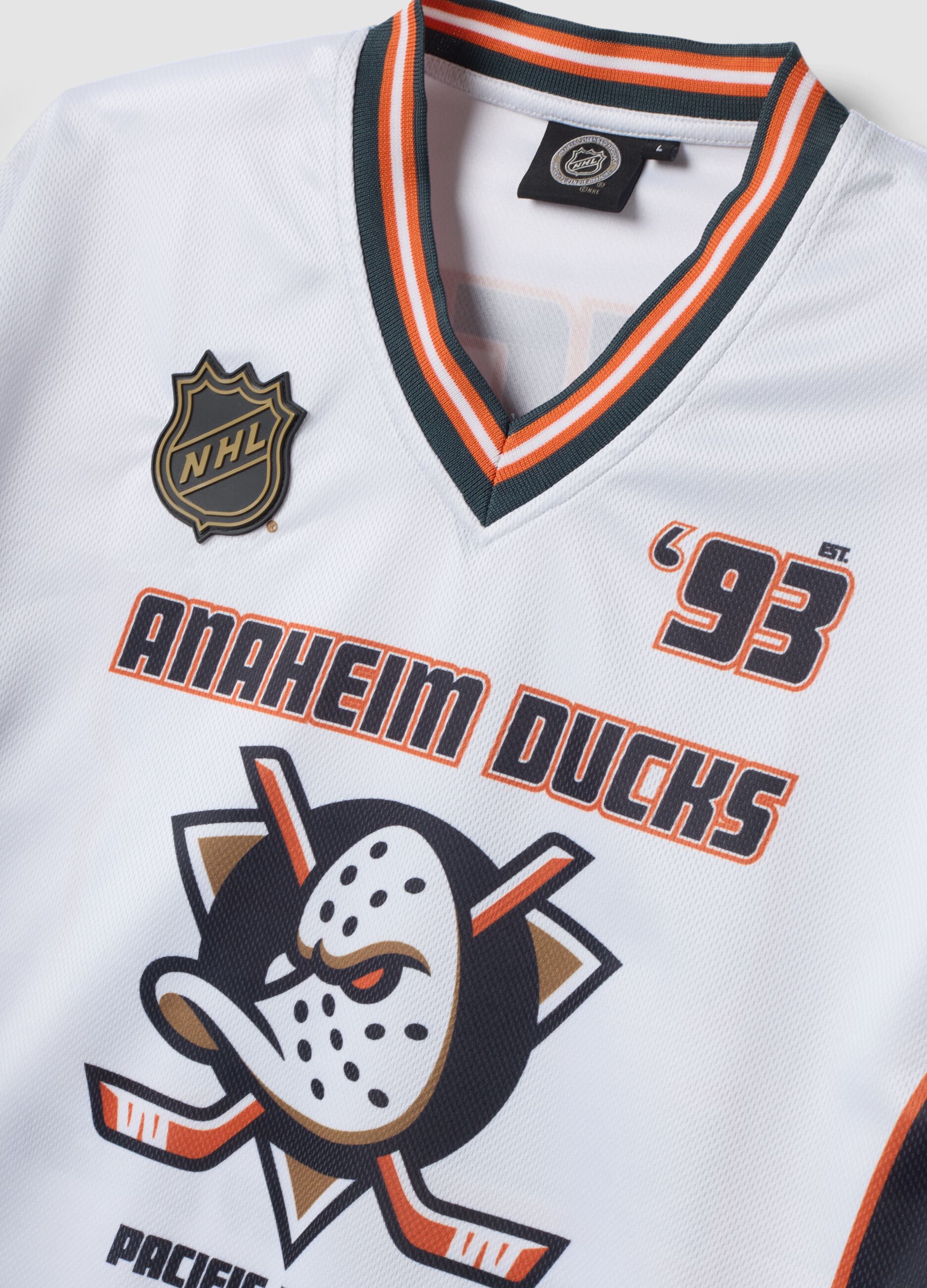 White sports T-shirt with Anaheim Ducks print
