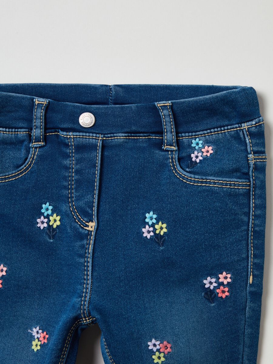 Jeggings con ricamo fiorellini_2