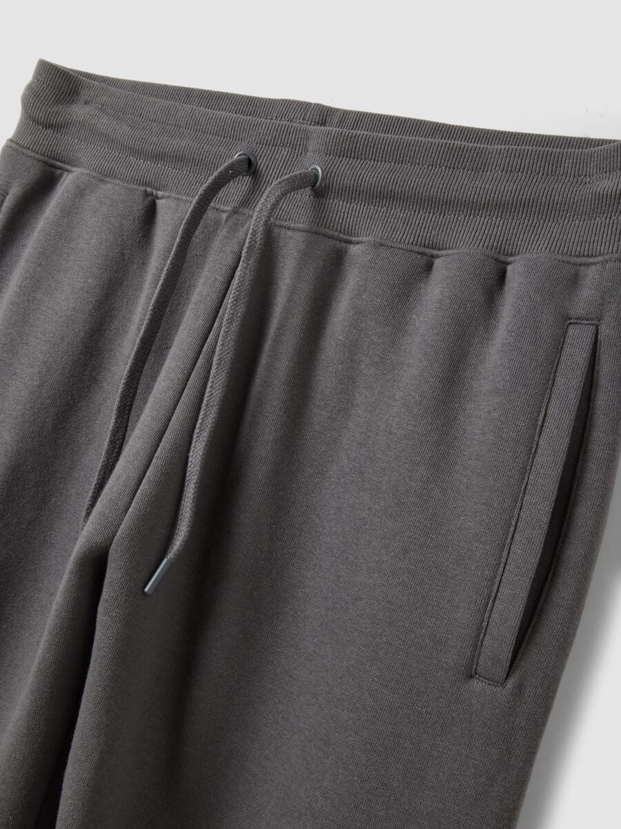 Pantaloni sportivi grigi in misto cotone con coulisse e stampa Chicago Bulls_1
