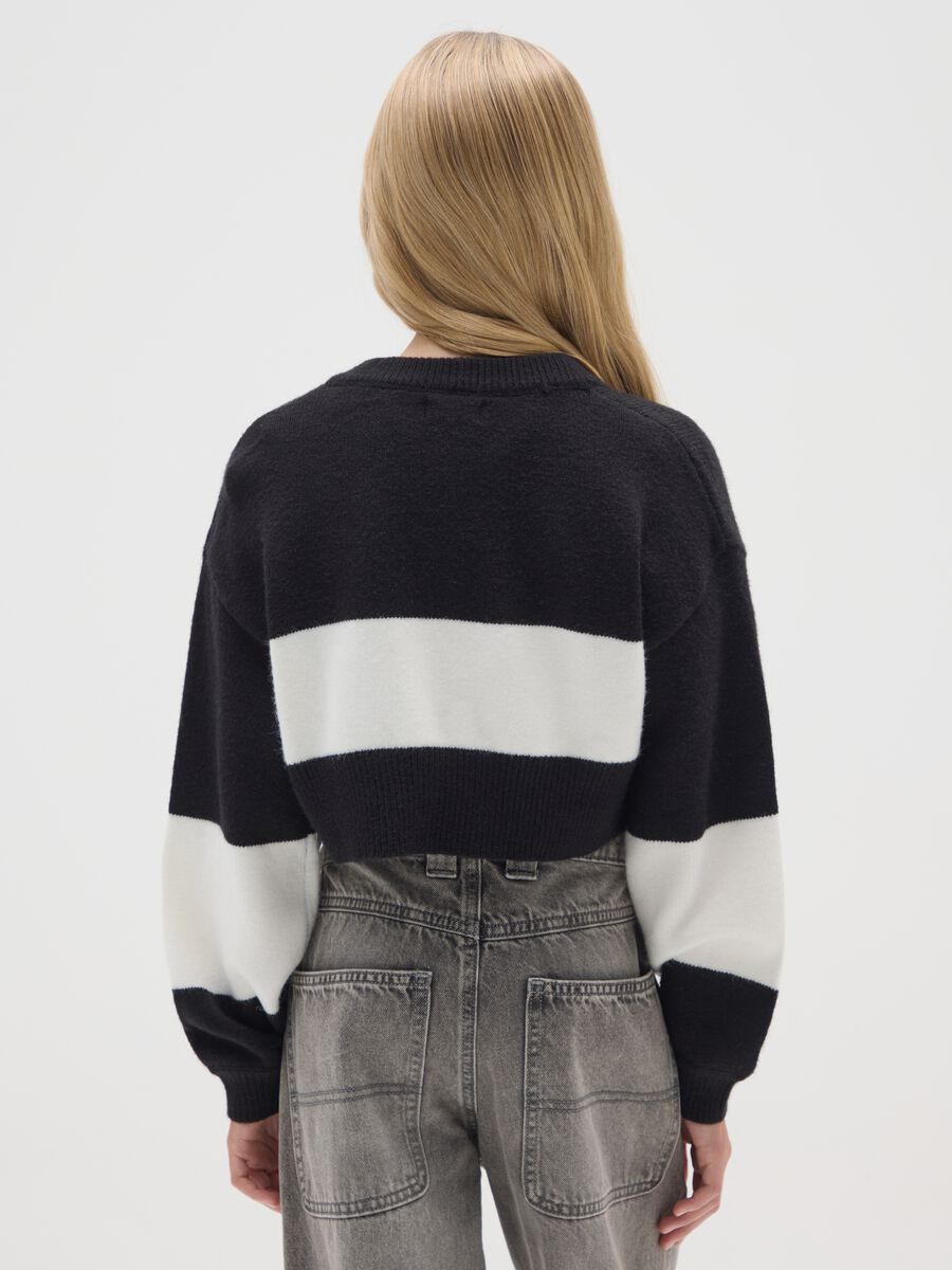 Cardigan da ragazza a righe nere e bianche con bottoni_1