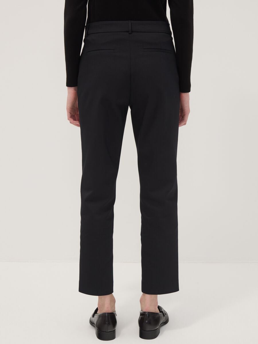 Black slim-fit stretch cotton trousers_3