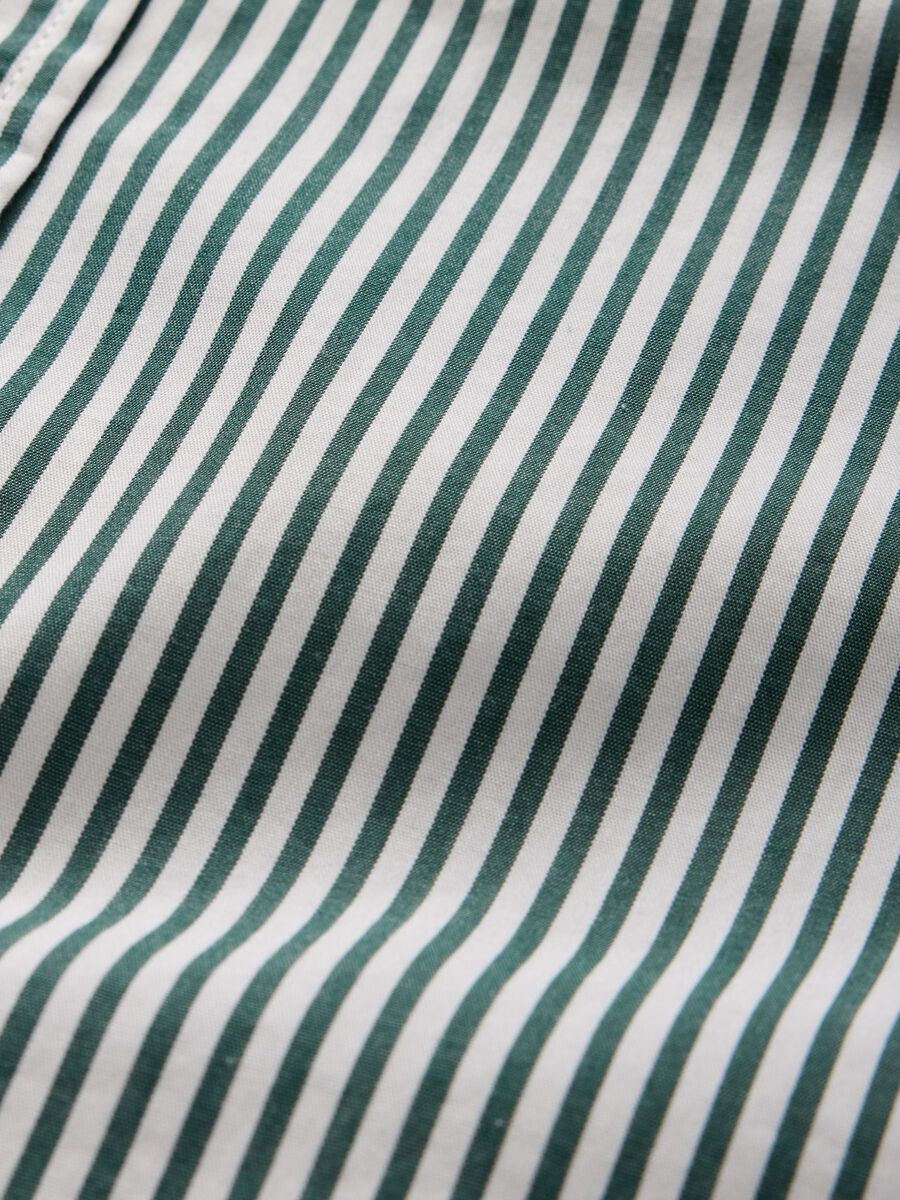 Green and white striped GAP shirt_4