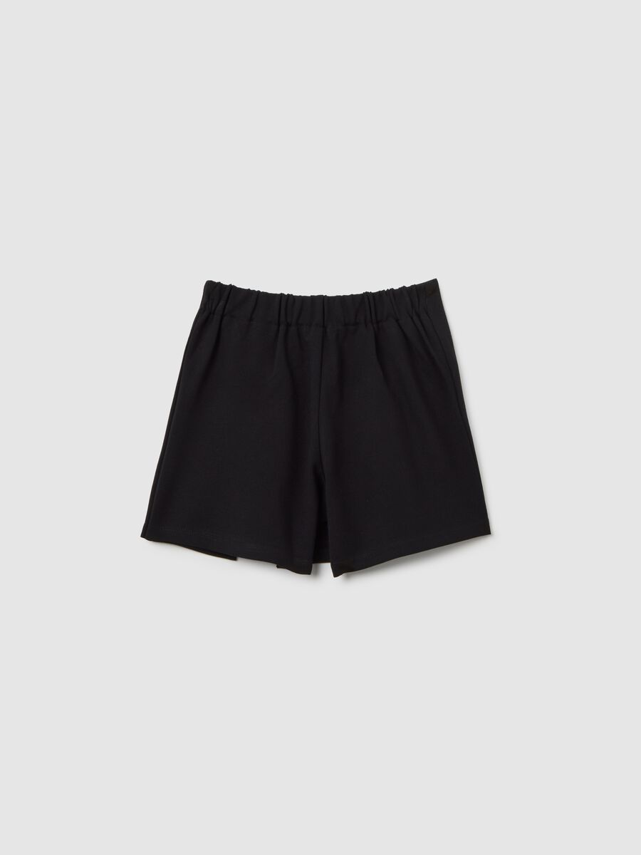 Regular fit girl's black shorts with bow_1