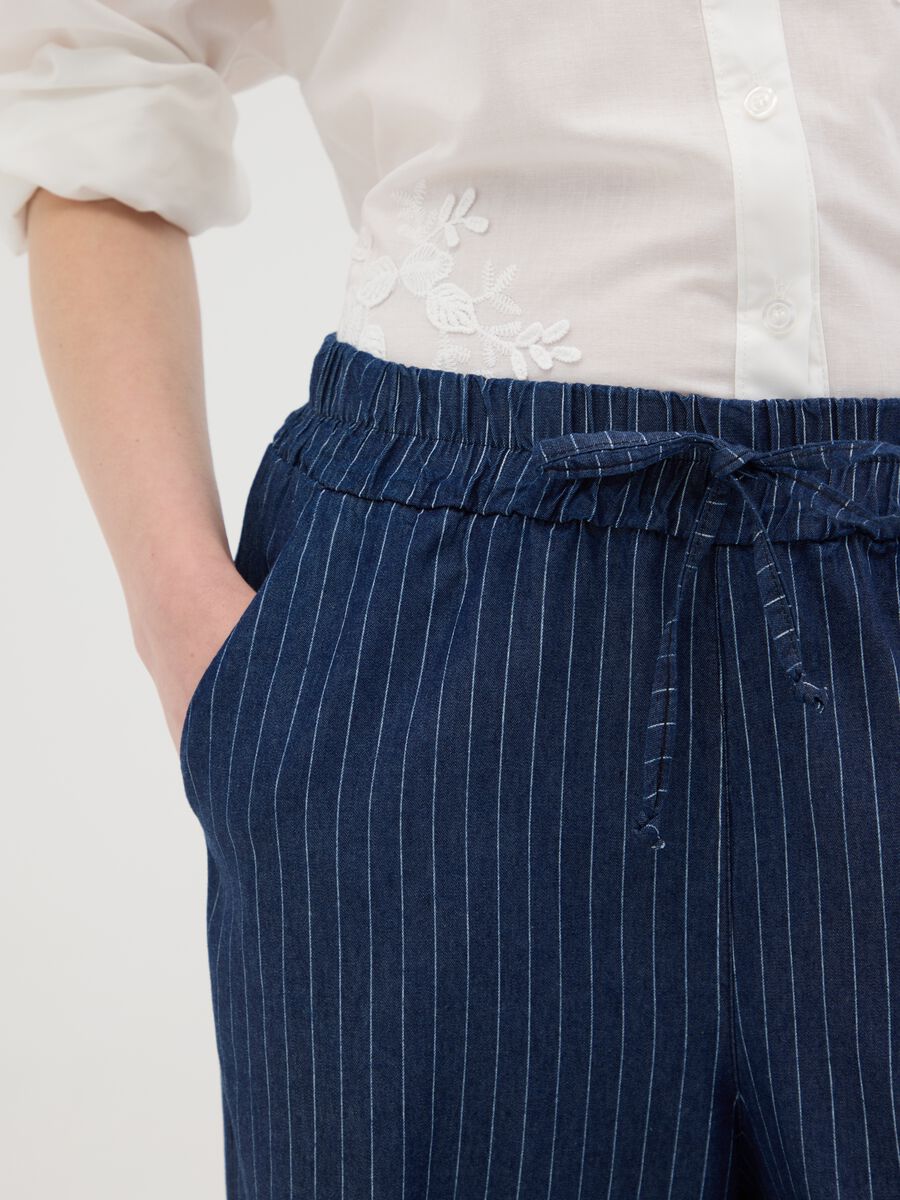 Women's blue pure cotton regular fit trousers_3